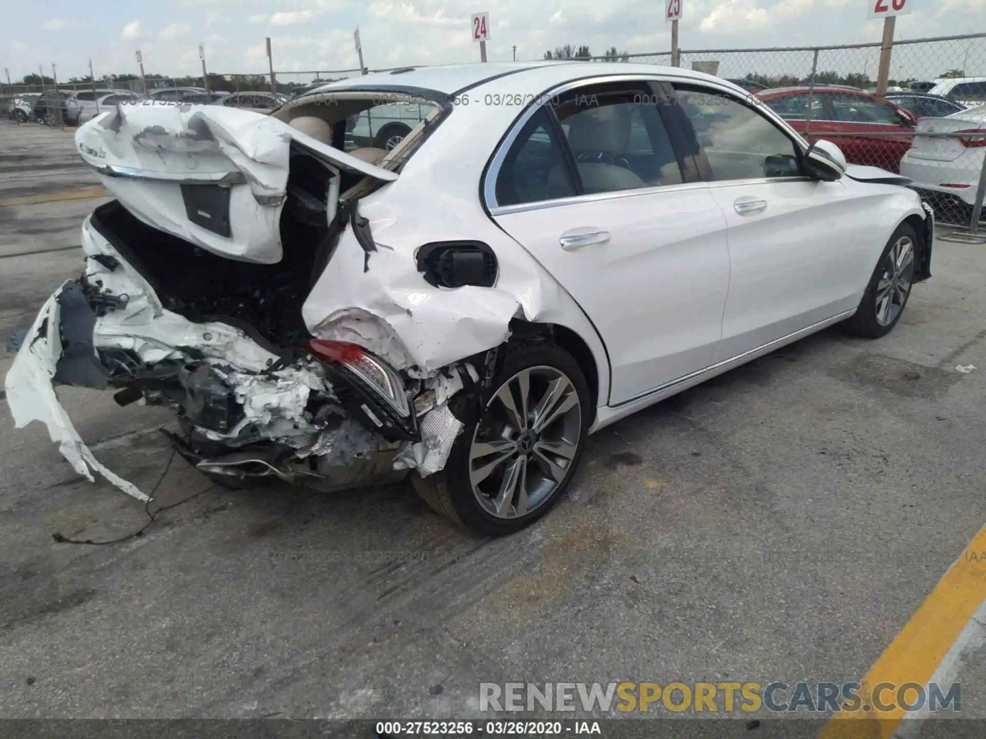 4 Photograph of a damaged car 55SWF8DB9KU296366 MERCEDES-BENZ C 2019