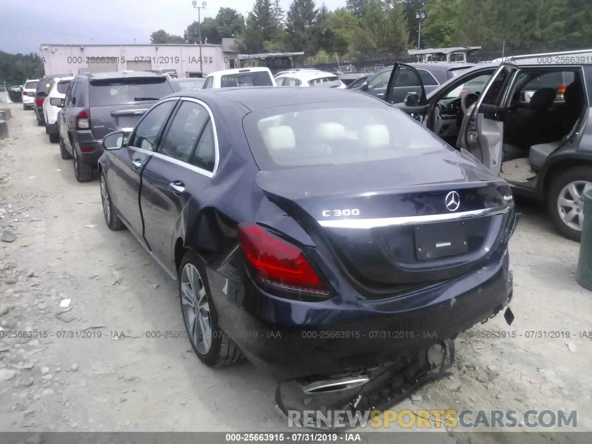 3 Photograph of a damaged car 55SWF8EB0KU295573 MERCEDES-BENZ C 2019