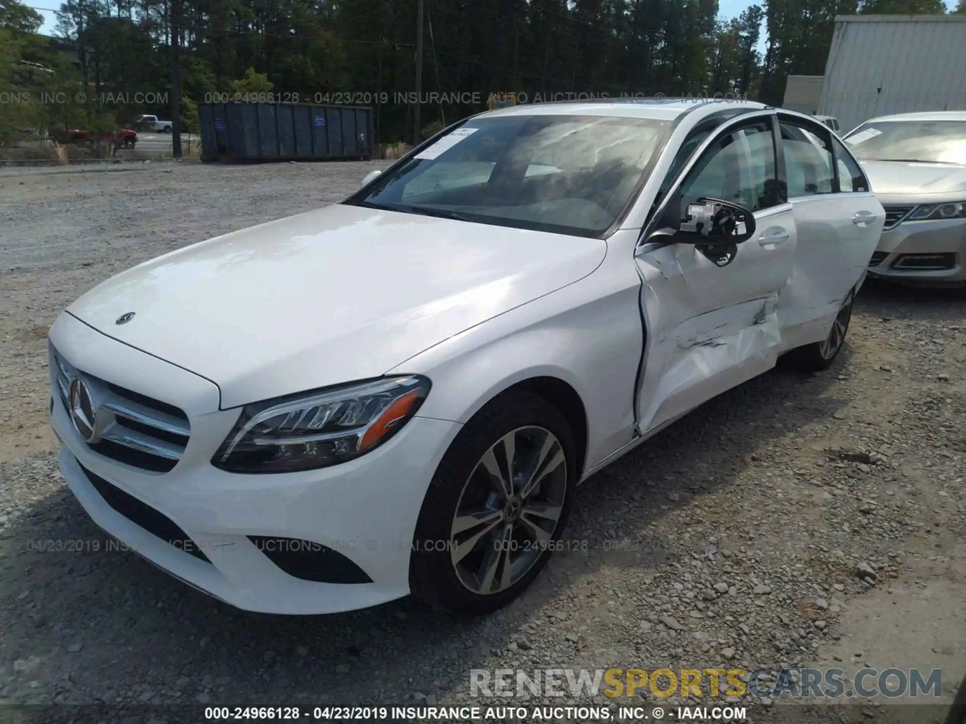 2 Photograph of a damaged car 55SWF8EB3KU283885 MERCEDES-BENZ C 2019