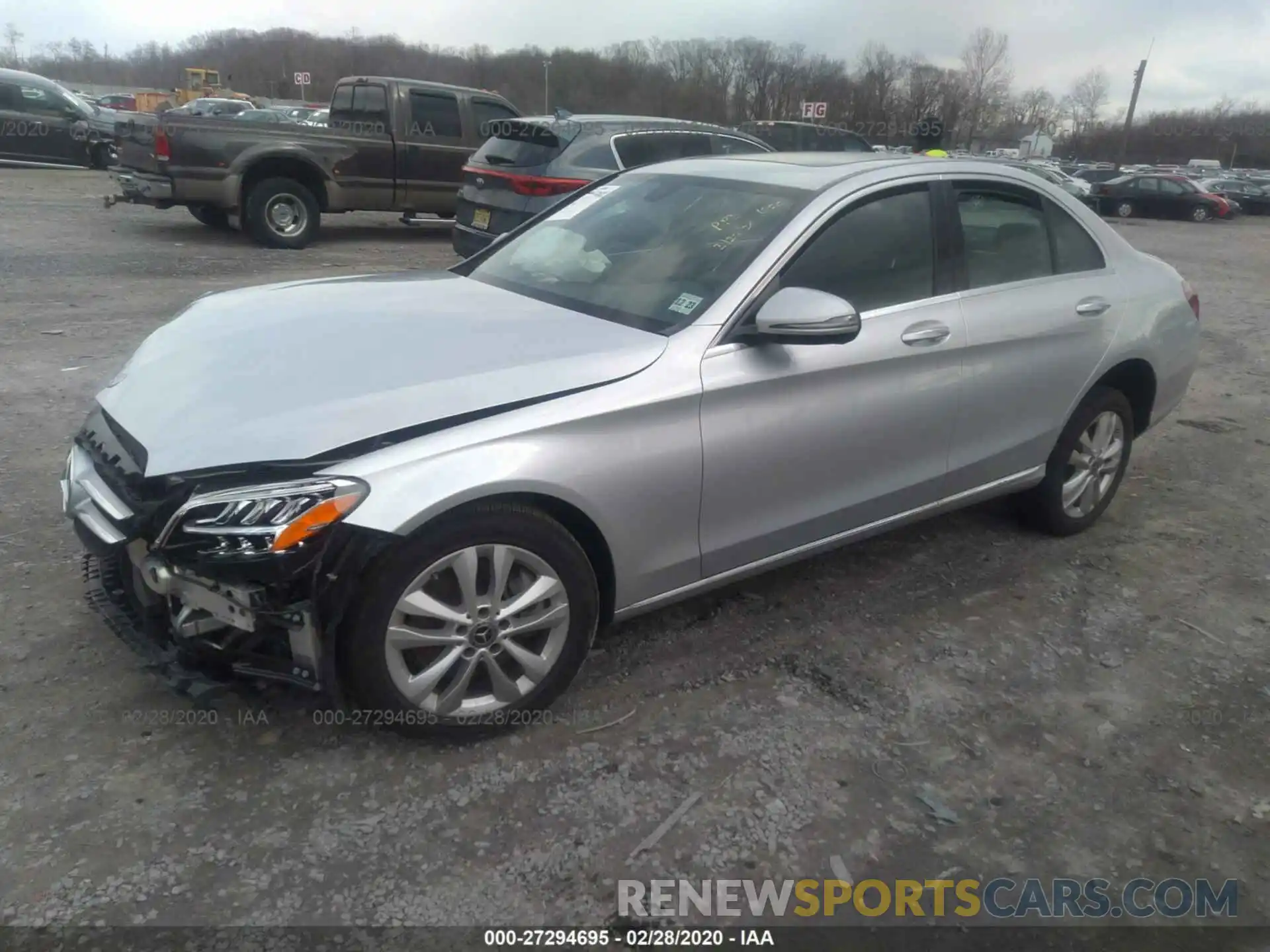 2 Photograph of a damaged car 55SWF8EBXKU303761 MERCEDES-BENZ C 2019