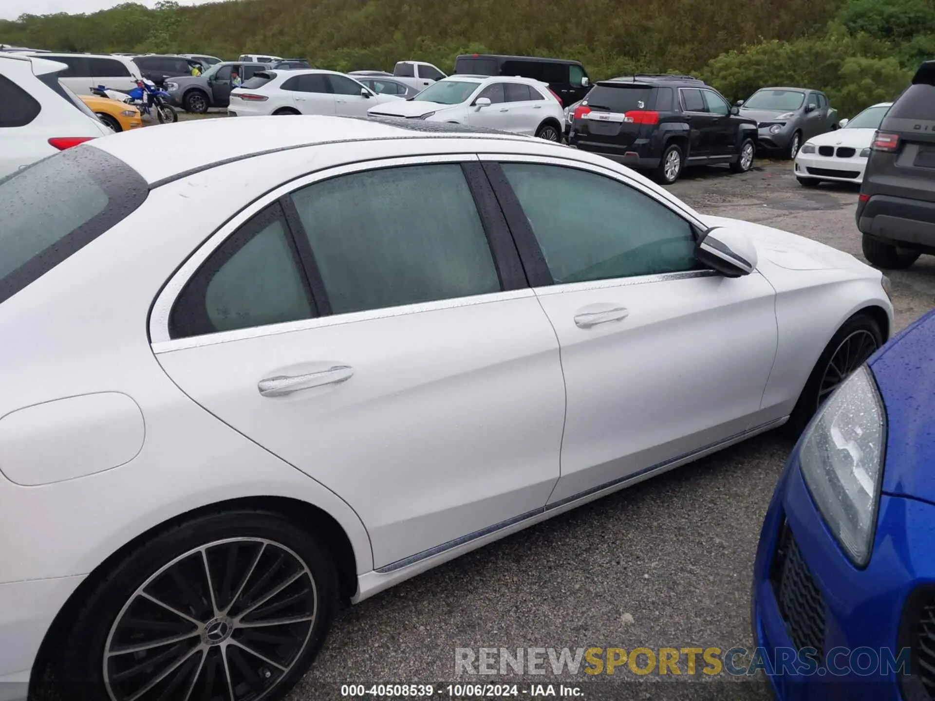 12 Photograph of a damaged car W1KWF8DB9LR596041 MERCEDES-BENZ C 2020