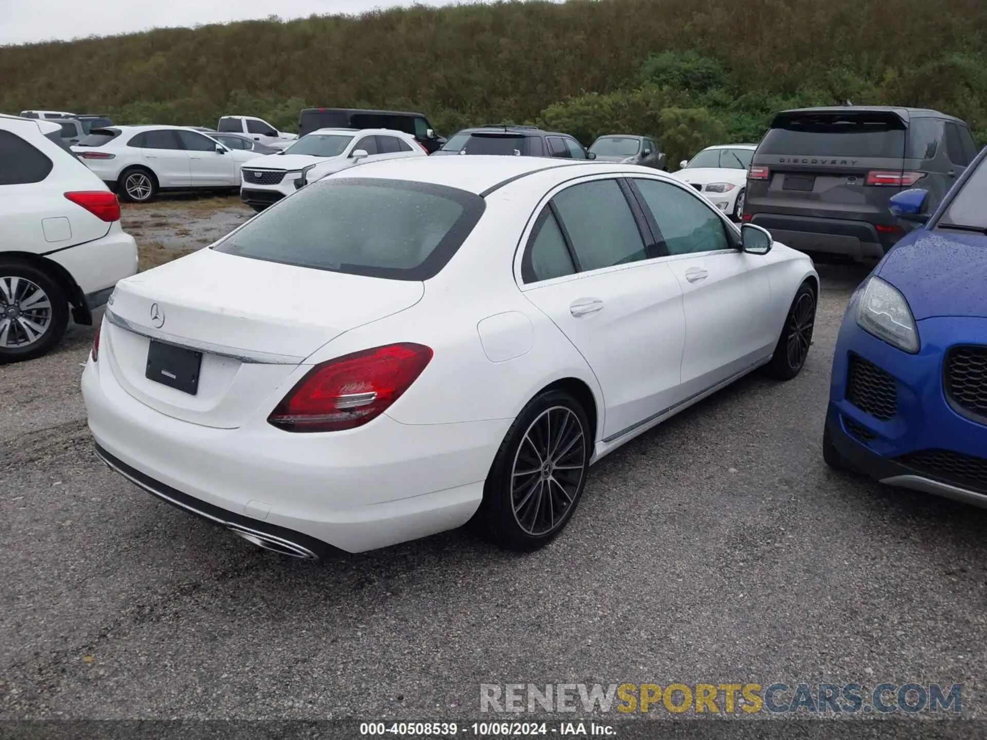 4 Photograph of a damaged car W1KWF8DB9LR596041 MERCEDES-BENZ C 2020