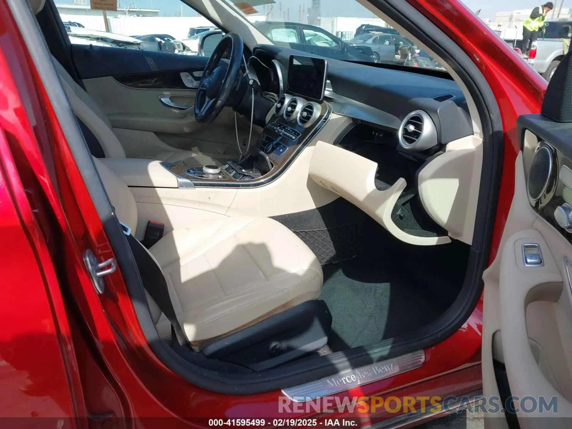 5 Photograph of a damaged car 55SWF8DB0KU289497 MERCEDES-BENZ C 300 2019