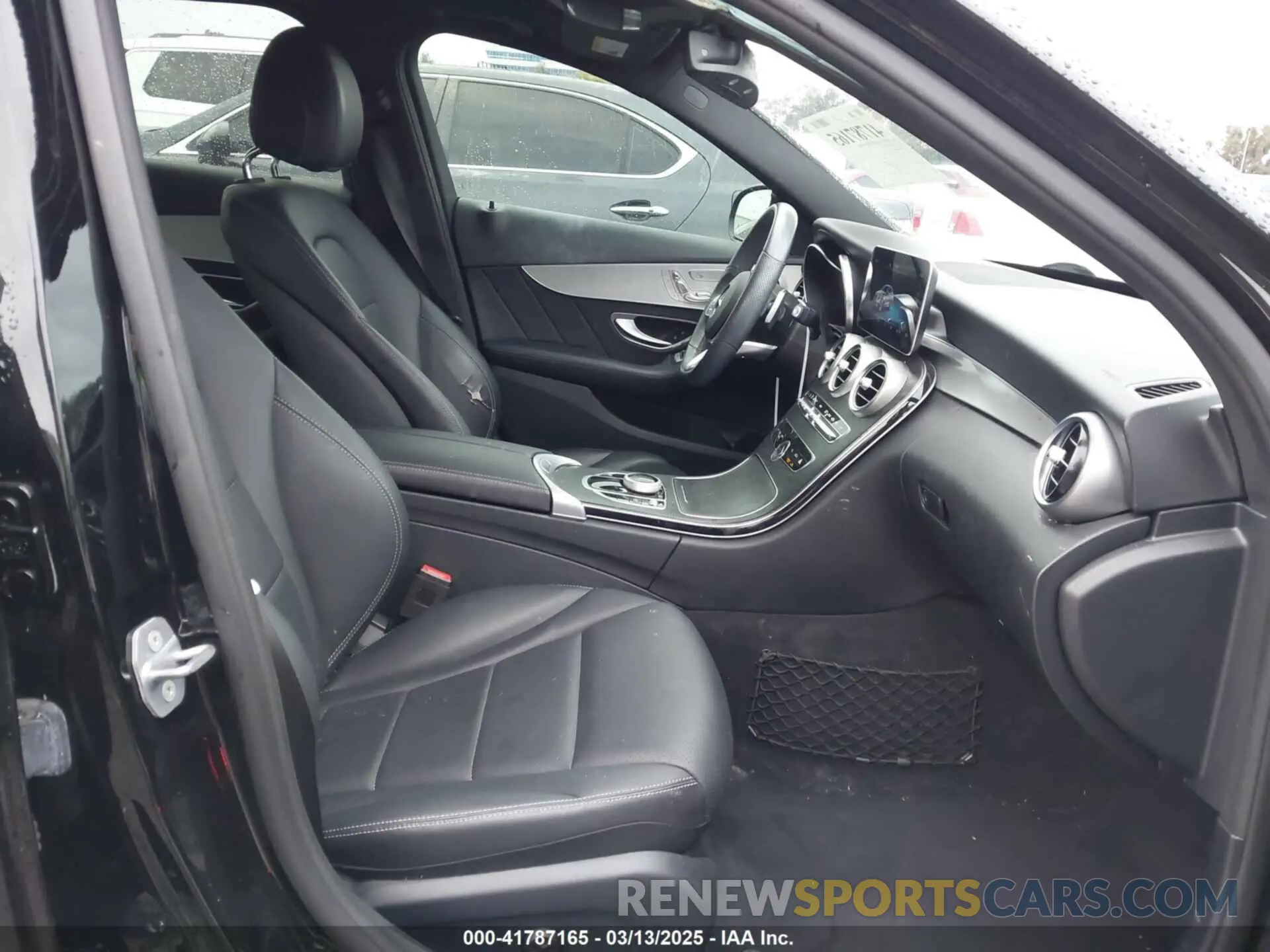 5 Photograph of a damaged car 55SWF8DB0KU296336 MERCEDES-BENZ C 300 2019