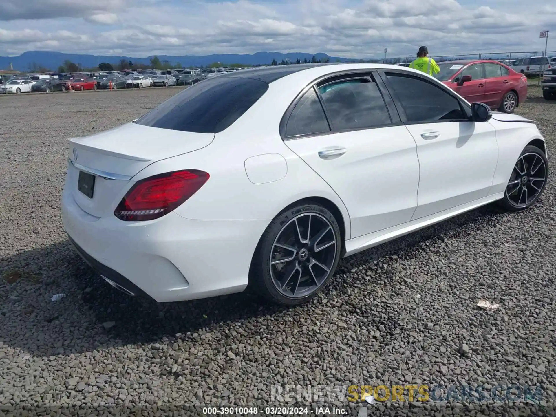 4 Photograph of a damaged car 55SWF8DB0KU297731 MERCEDES-BENZ C 300 2019