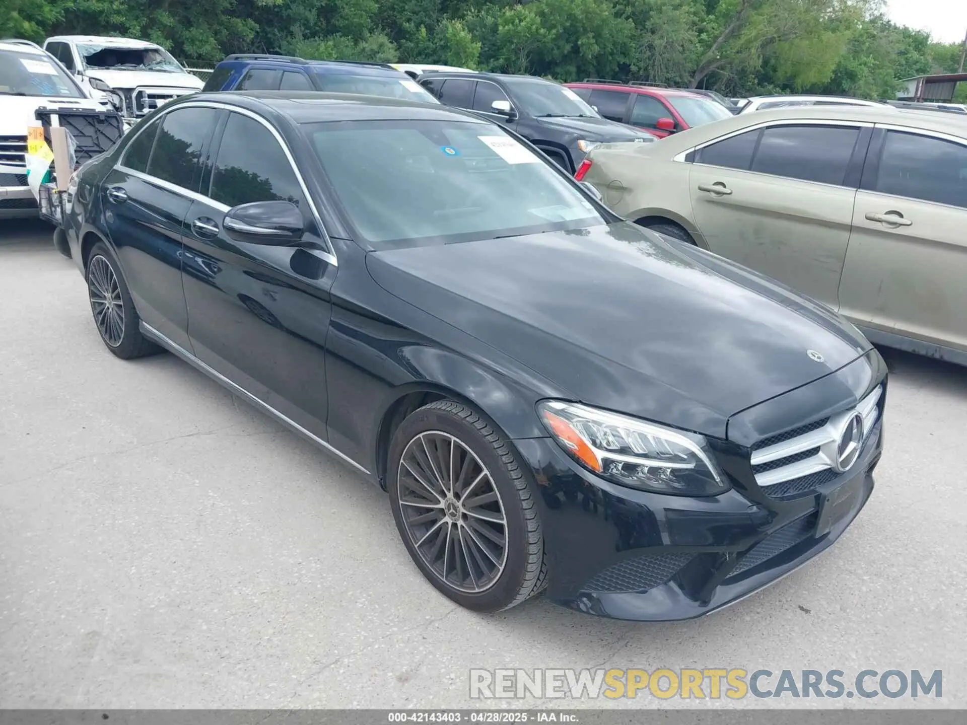 1 Photograph of a damaged car 55SWF8DB0KU307061 MERCEDES-BENZ C 300 2019