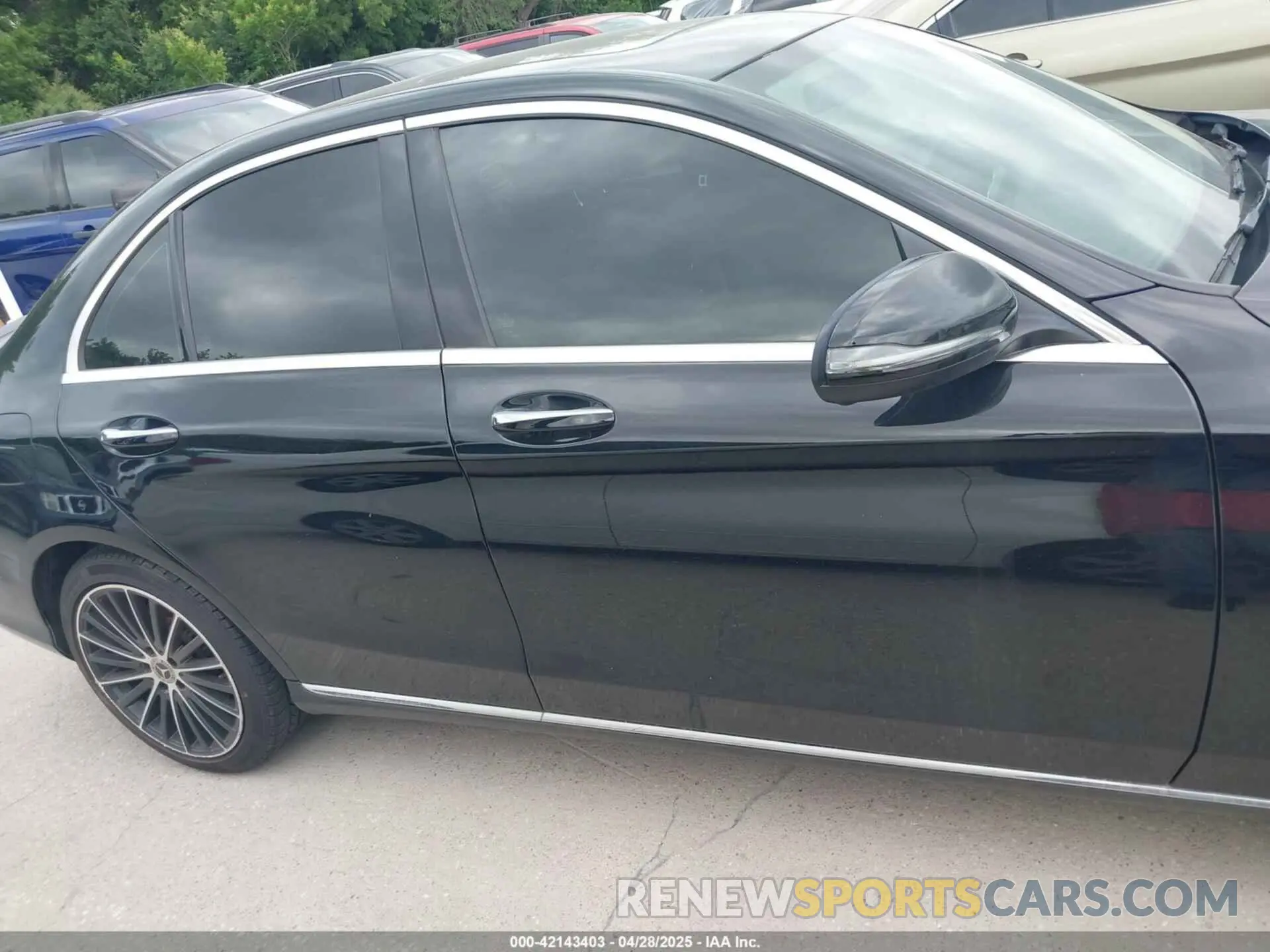 12 Photograph of a damaged car 55SWF8DB0KU307061 MERCEDES-BENZ C 300 2019