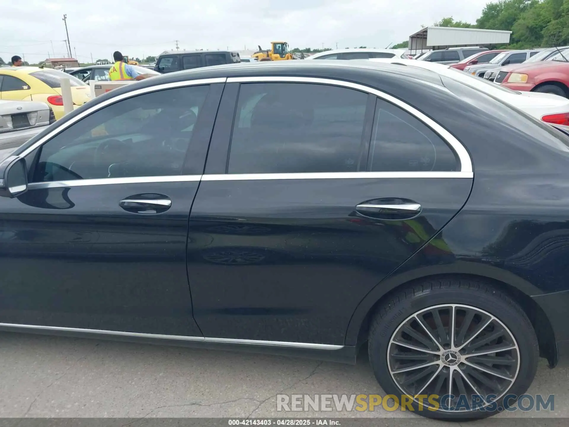 13 Photograph of a damaged car 55SWF8DB0KU307061 MERCEDES-BENZ C 300 2019