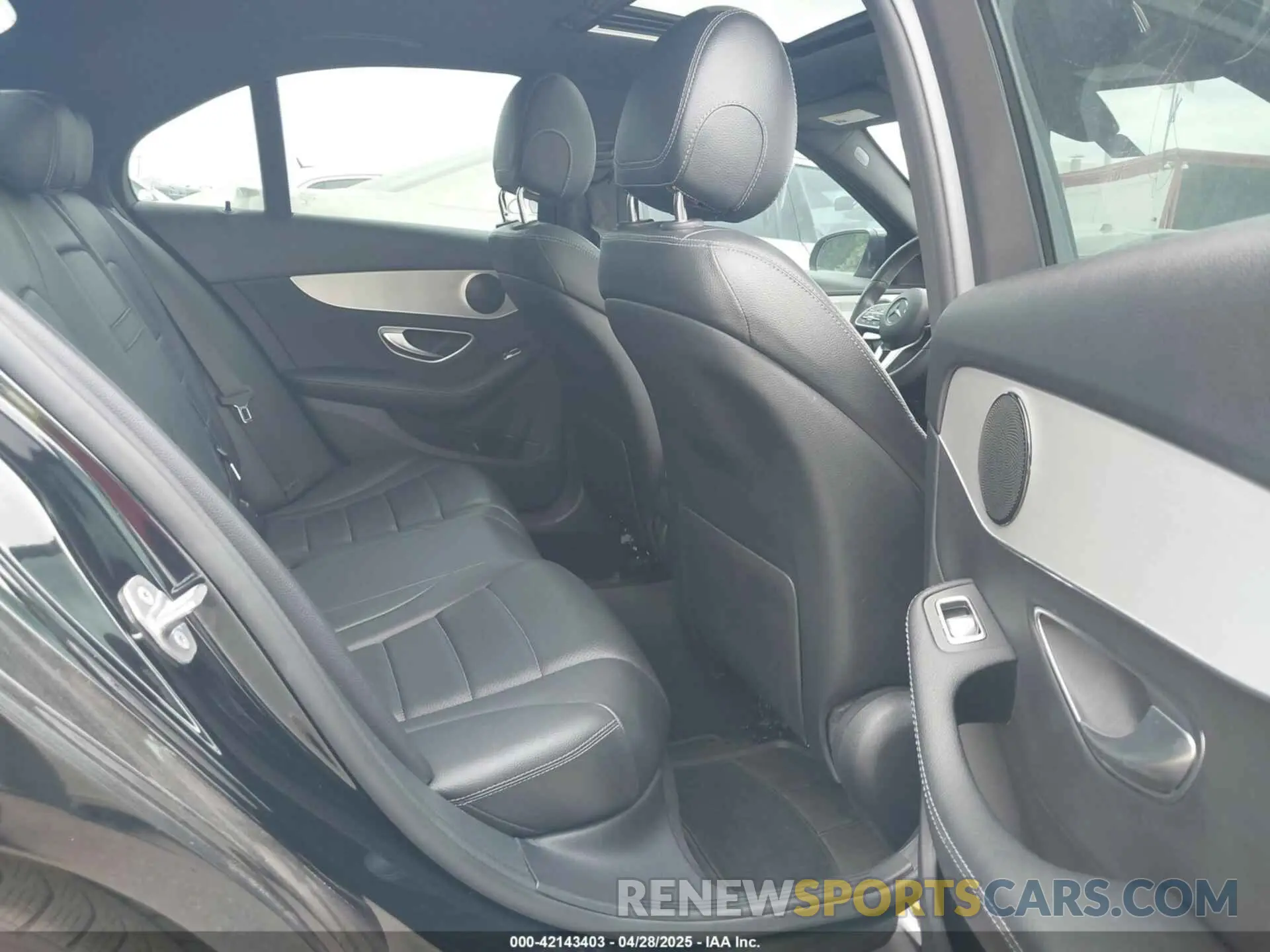 8 Photograph of a damaged car 55SWF8DB0KU307061 MERCEDES-BENZ C 300 2019
