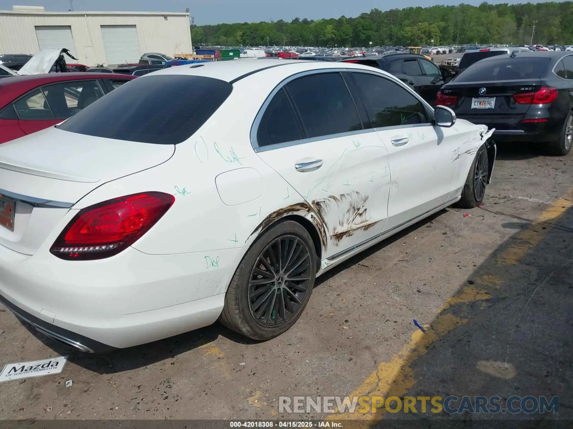 17 Photograph of a damaged car 55SWF8DB0KU308453 MERCEDES-BENZ C 300 2019