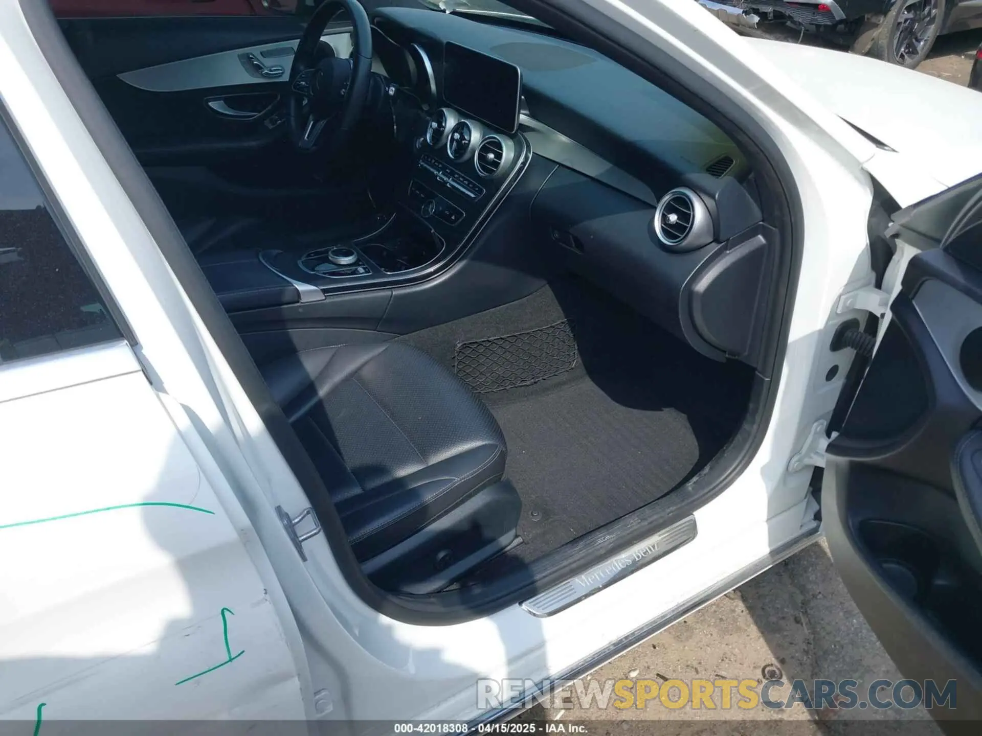 5 Photograph of a damaged car 55SWF8DB0KU308453 MERCEDES-BENZ C 300 2019