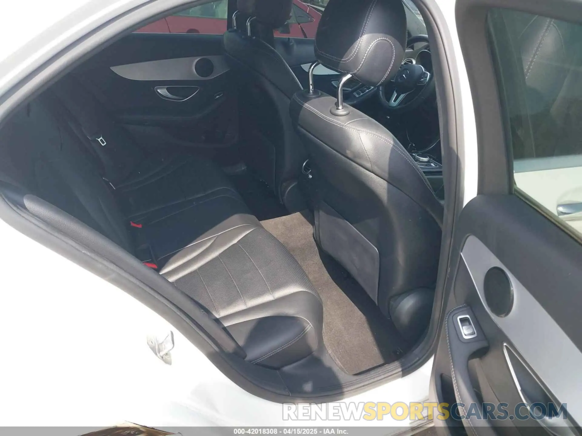 8 Photograph of a damaged car 55SWF8DB0KU308453 MERCEDES-BENZ C 300 2019