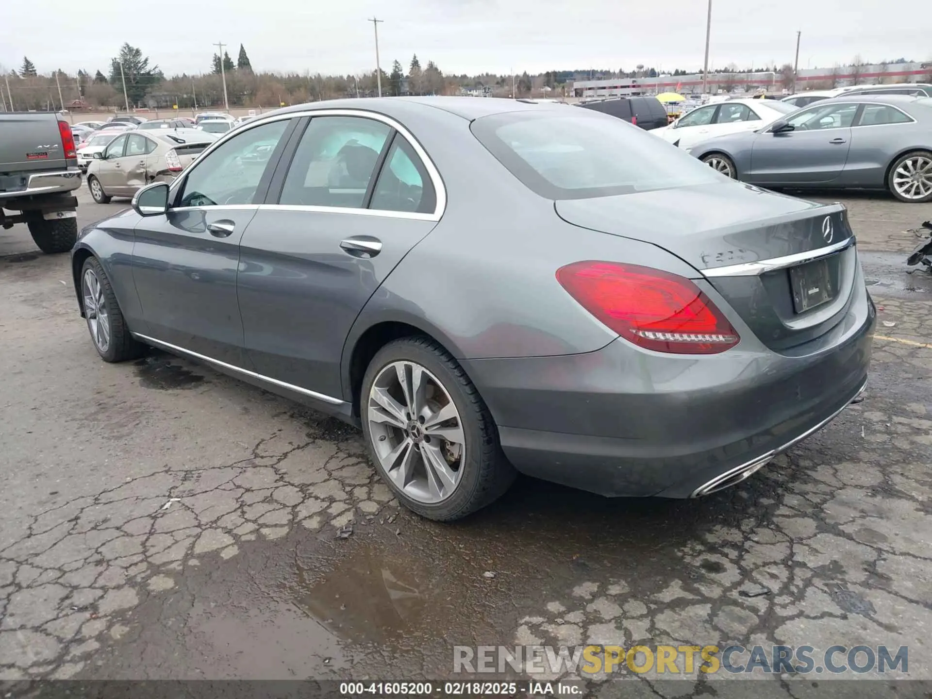 3 Photograph of a damaged car 55SWF8DB1KU302080 MERCEDES-BENZ C 300 2019