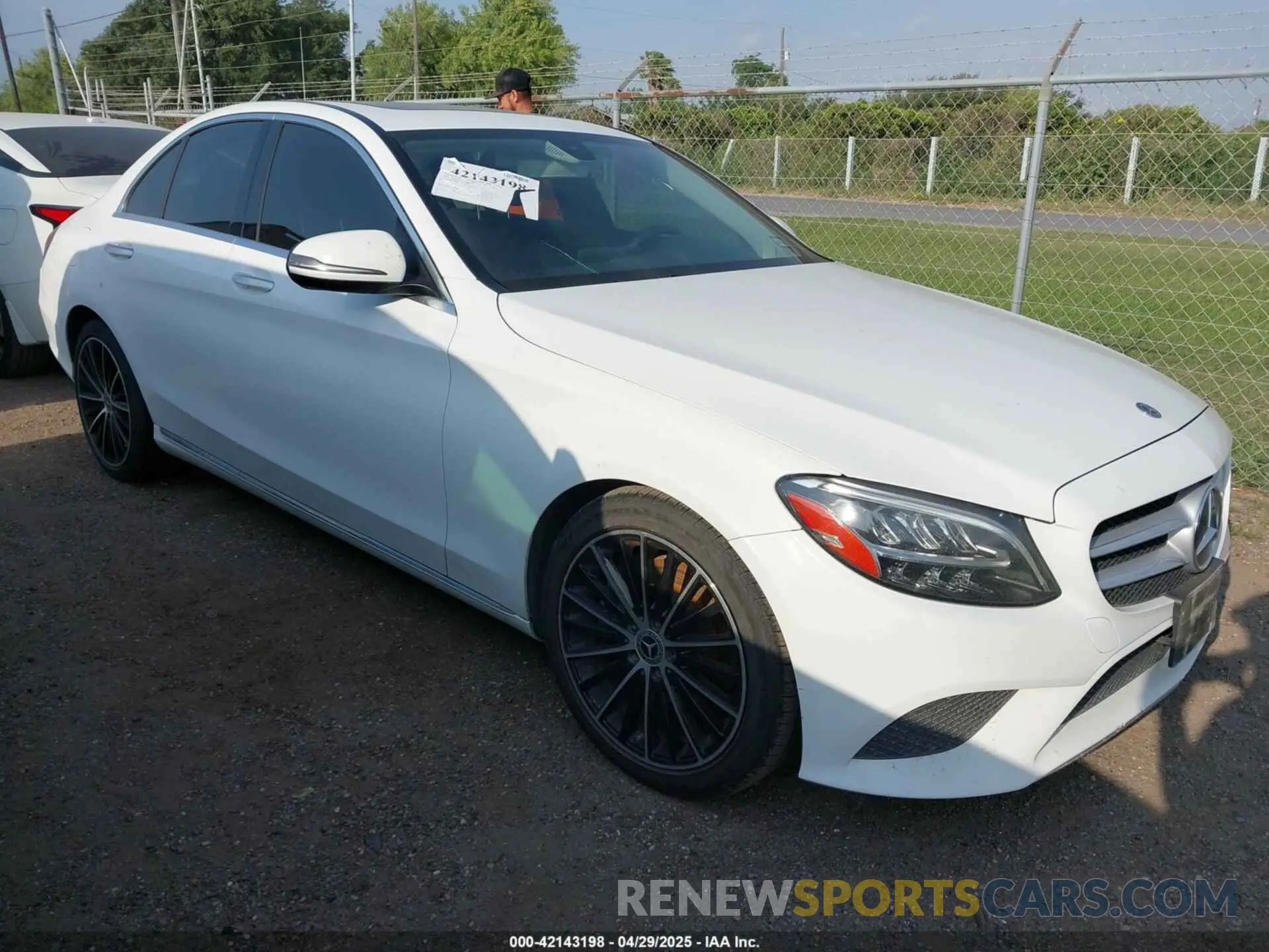 1 Photograph of a damaged car 55SWF8DB1KU308347 MERCEDES-BENZ C 300 2019