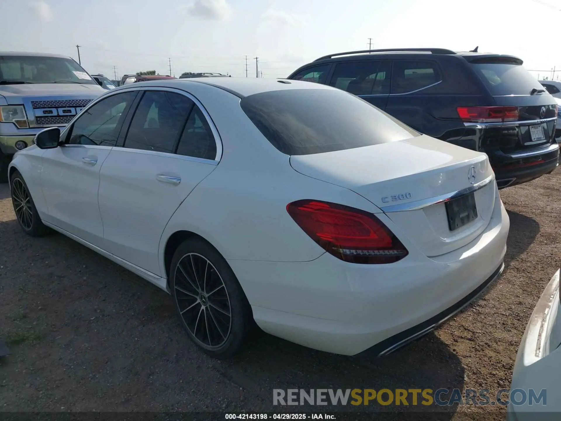 3 Photograph of a damaged car 55SWF8DB1KU308347 MERCEDES-BENZ C 300 2019