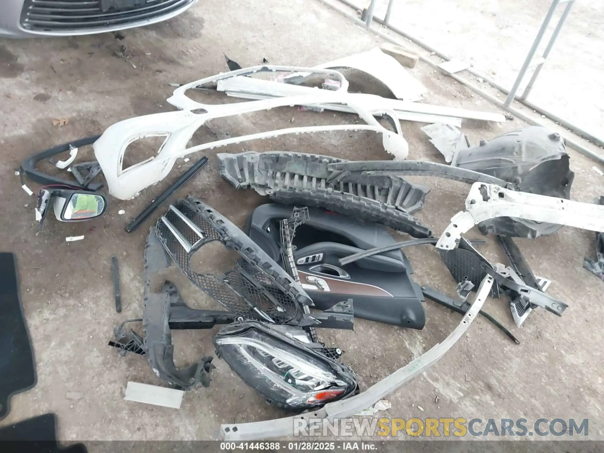 12 Photograph of a damaged car 55SWF8DB1KU313208 MERCEDES-BENZ C 300 2019