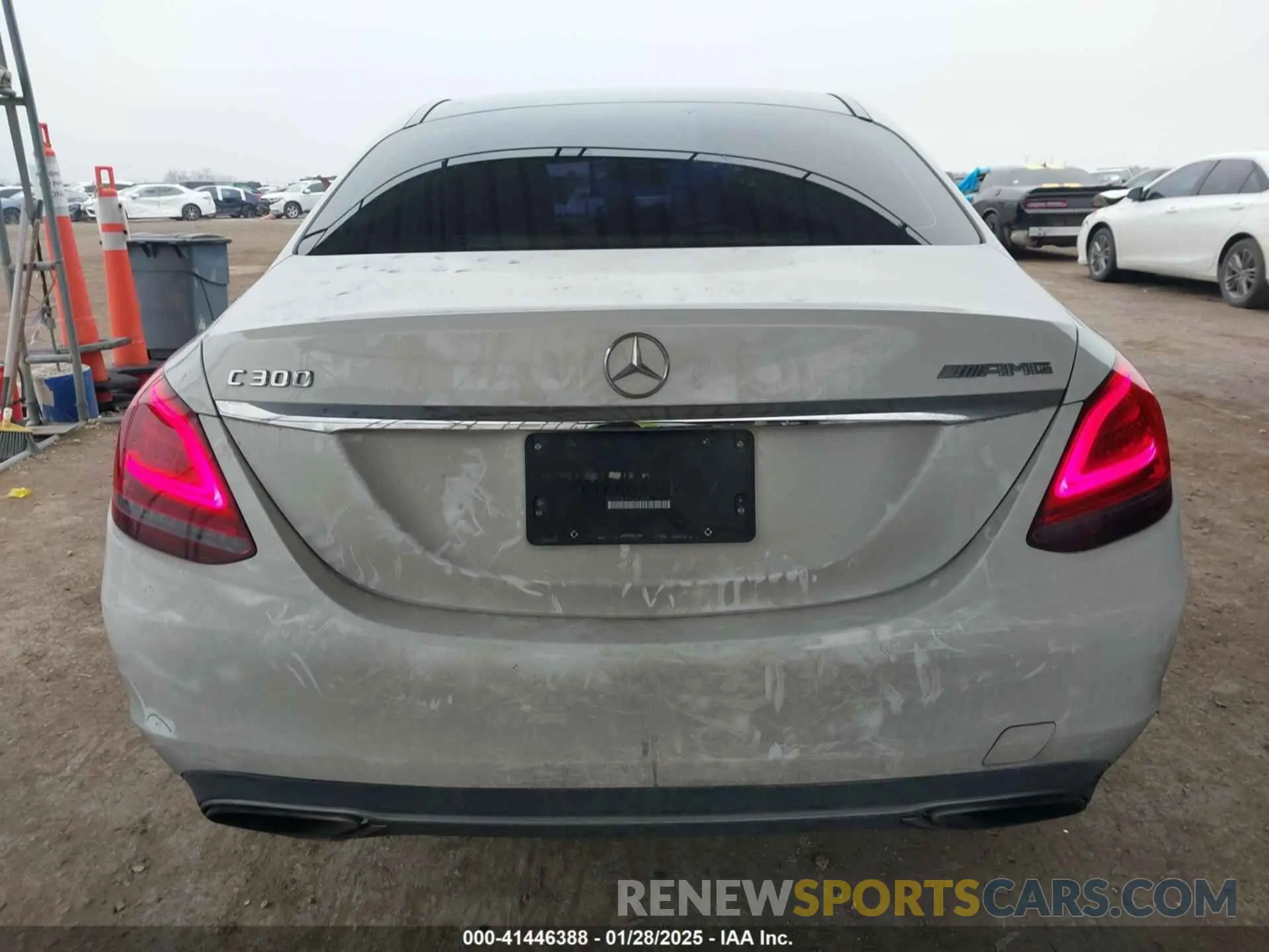 17 Photograph of a damaged car 55SWF8DB1KU313208 MERCEDES-BENZ C 300 2019