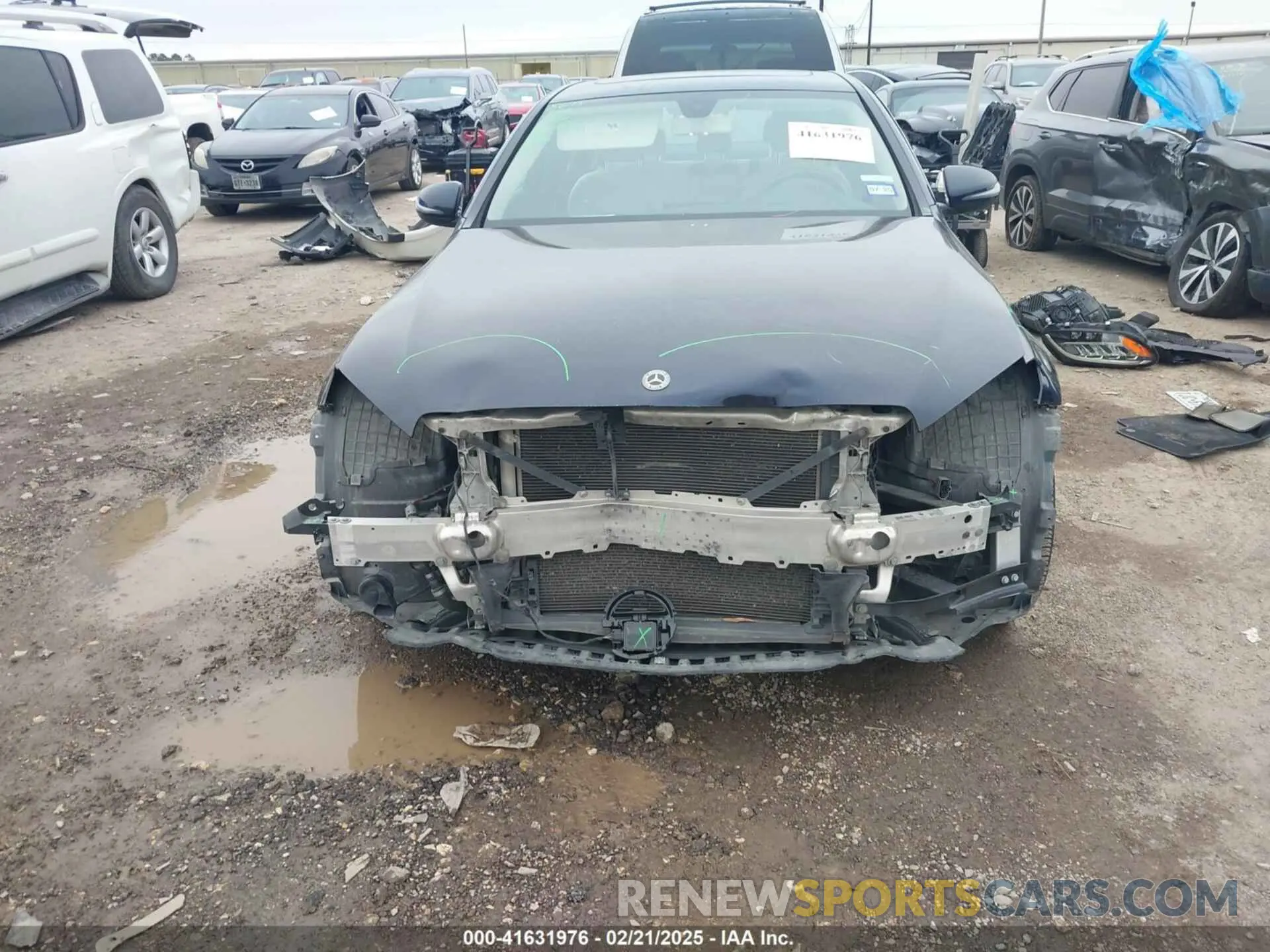 12 Photograph of a damaged car 55SWF8DB1KU318294 MERCEDES-BENZ C 300 2019