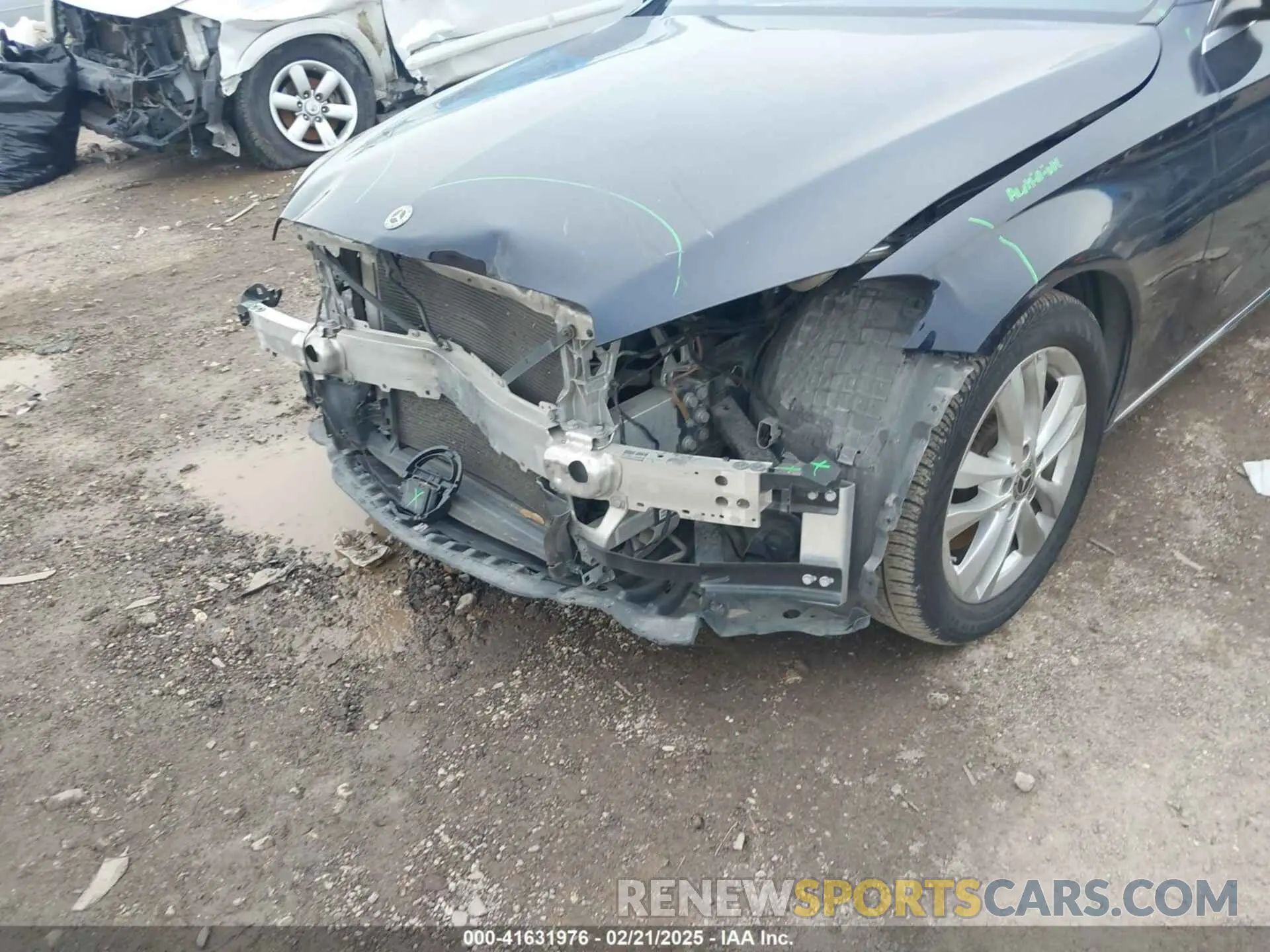 6 Photograph of a damaged car 55SWF8DB1KU318294 MERCEDES-BENZ C 300 2019