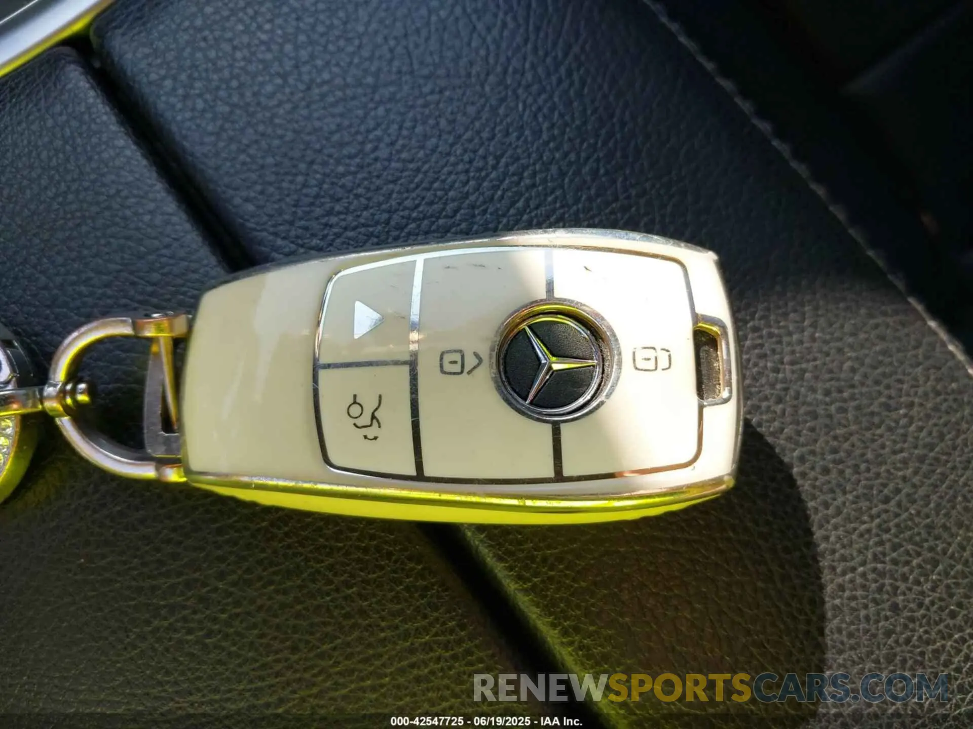 11 Photograph of a damaged car 55SWF8DB1KU318960 MERCEDES-BENZ C 300 2019