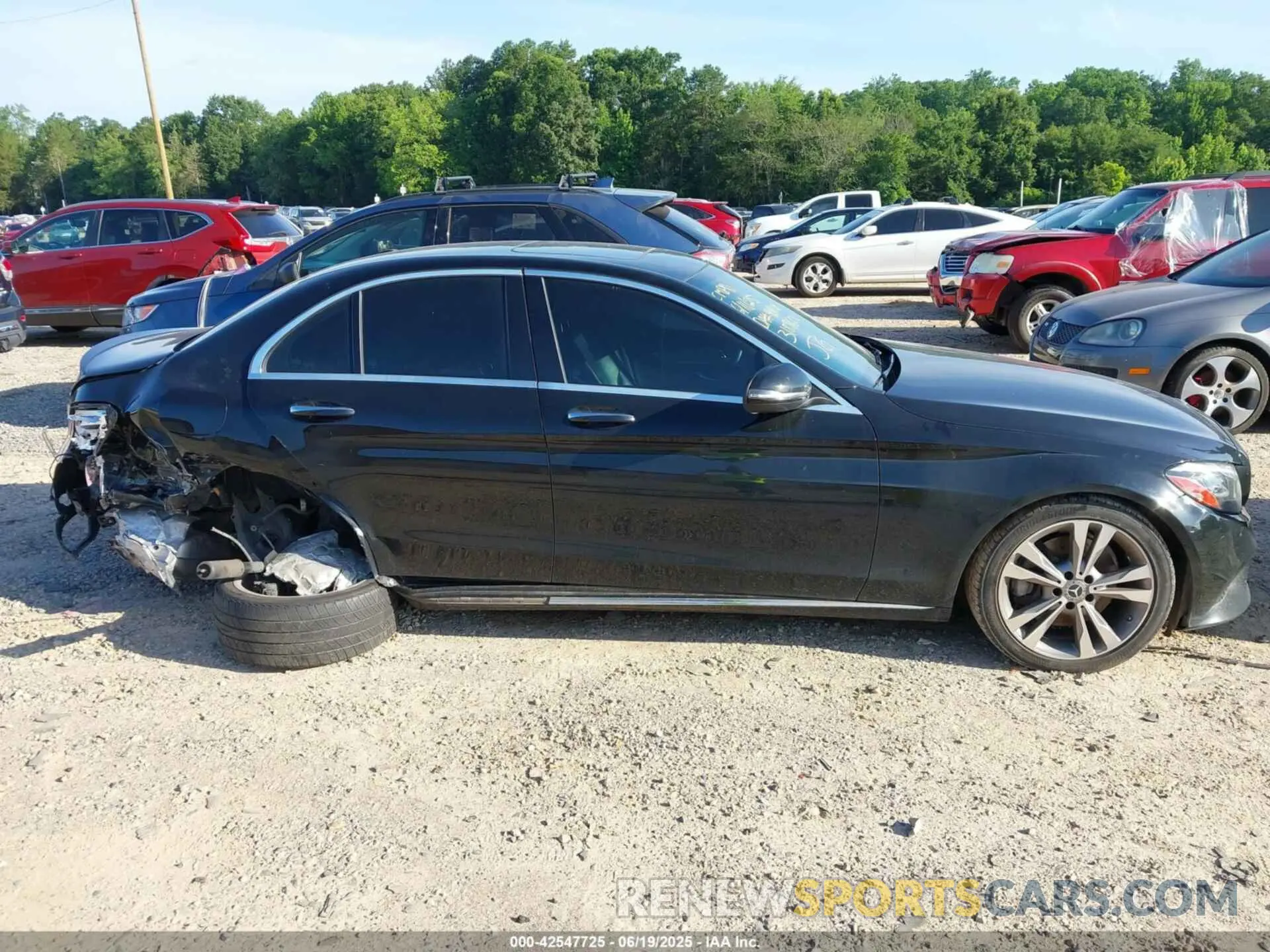 13 Photograph of a damaged car 55SWF8DB1KU318960 MERCEDES-BENZ C 300 2019