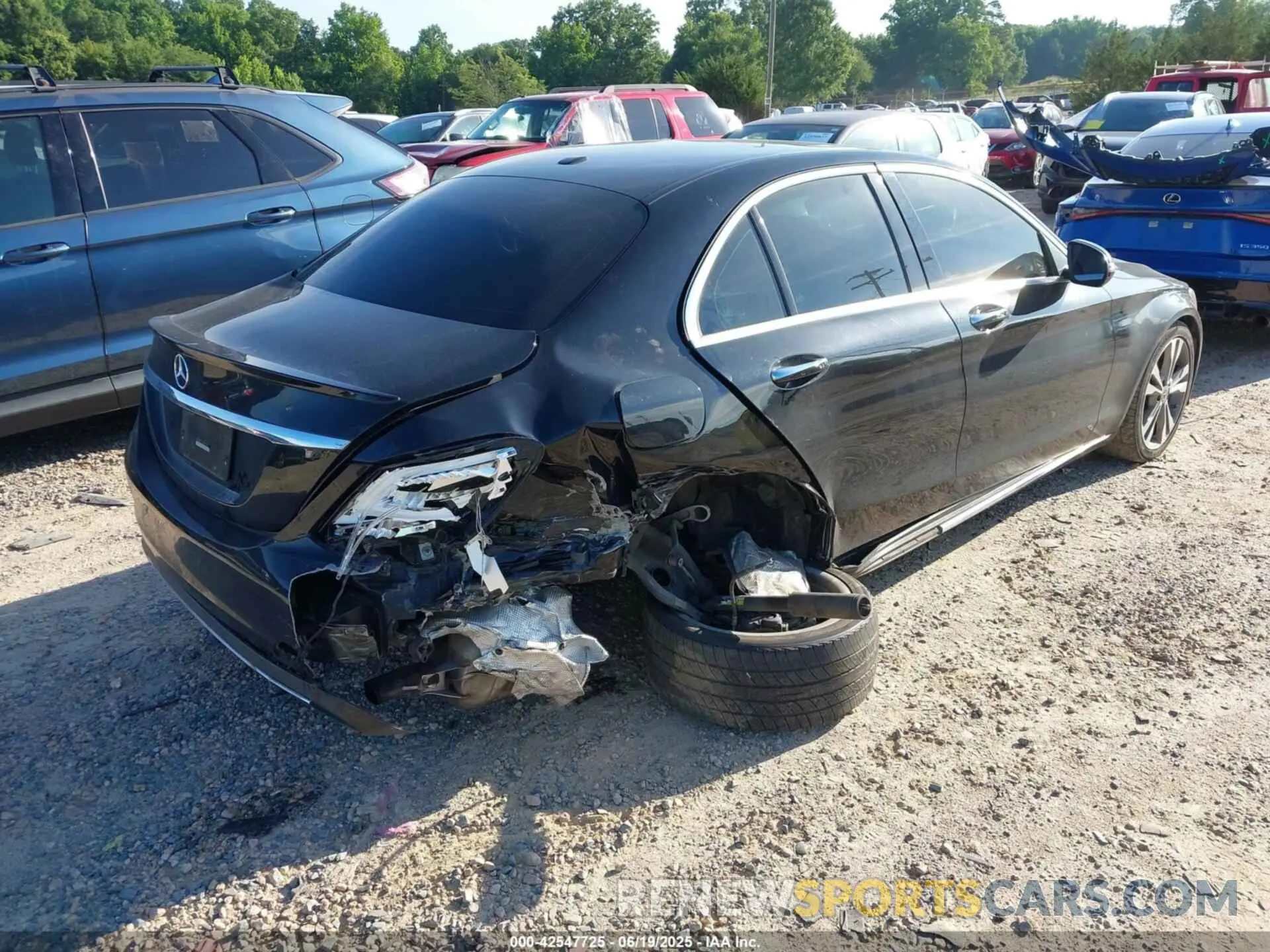 4 Photograph of a damaged car 55SWF8DB1KU318960 MERCEDES-BENZ C 300 2019