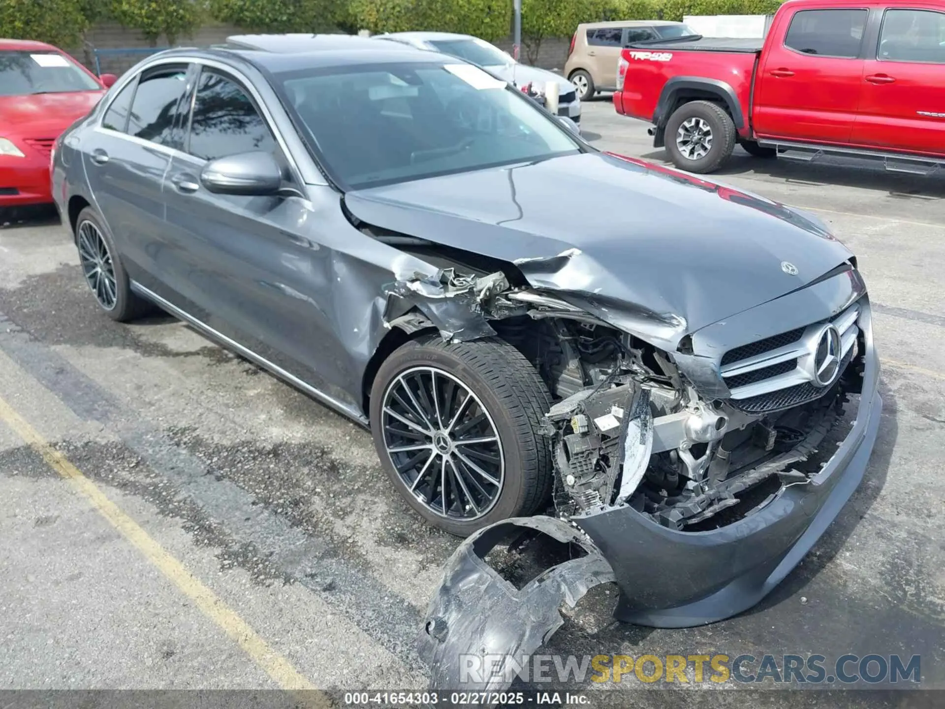 1 Photograph of a damaged car 55SWF8DB2KU300399 MERCEDES-BENZ C 300 2019