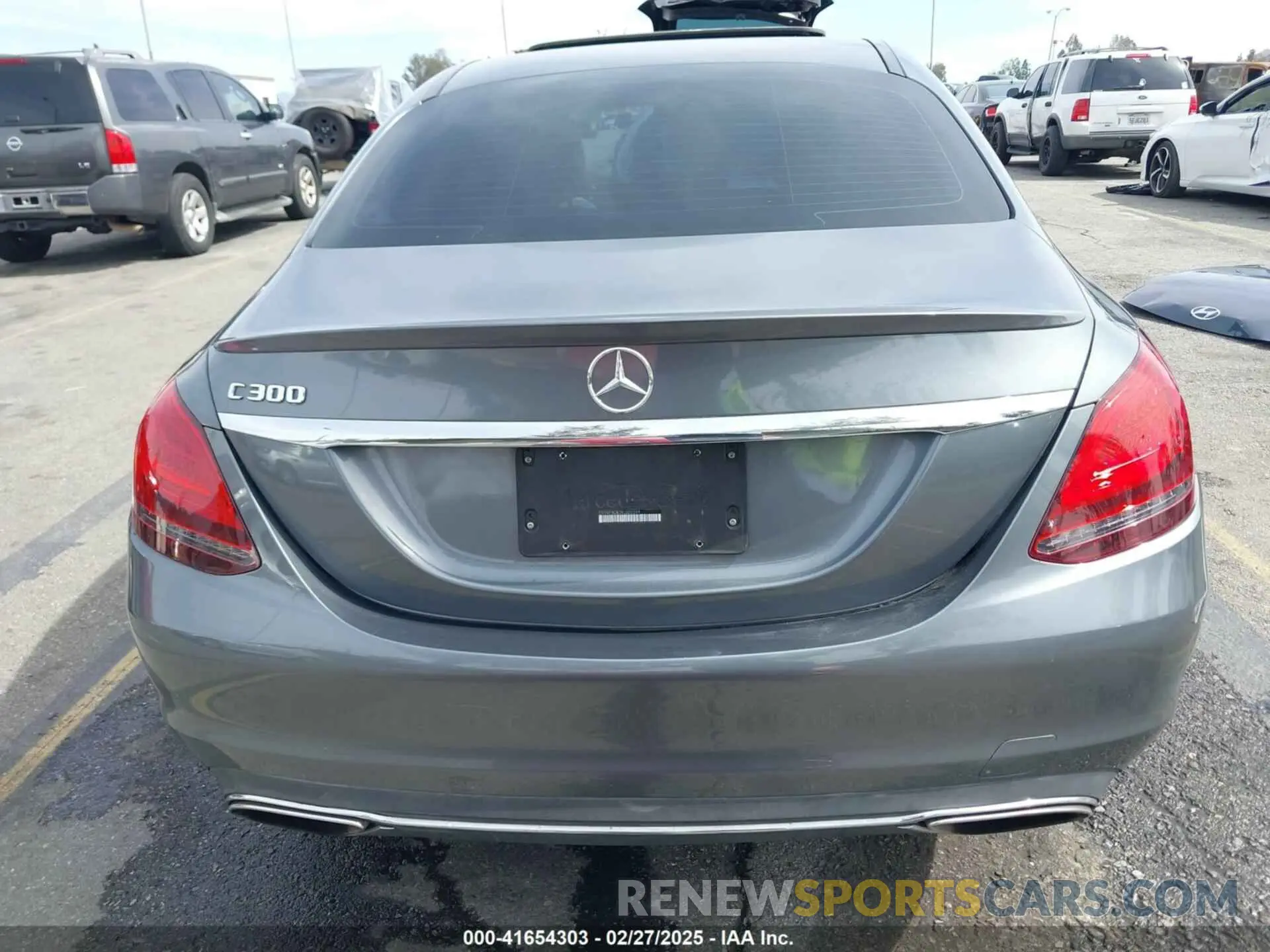15 Photograph of a damaged car 55SWF8DB2KU300399 MERCEDES-BENZ C 300 2019
