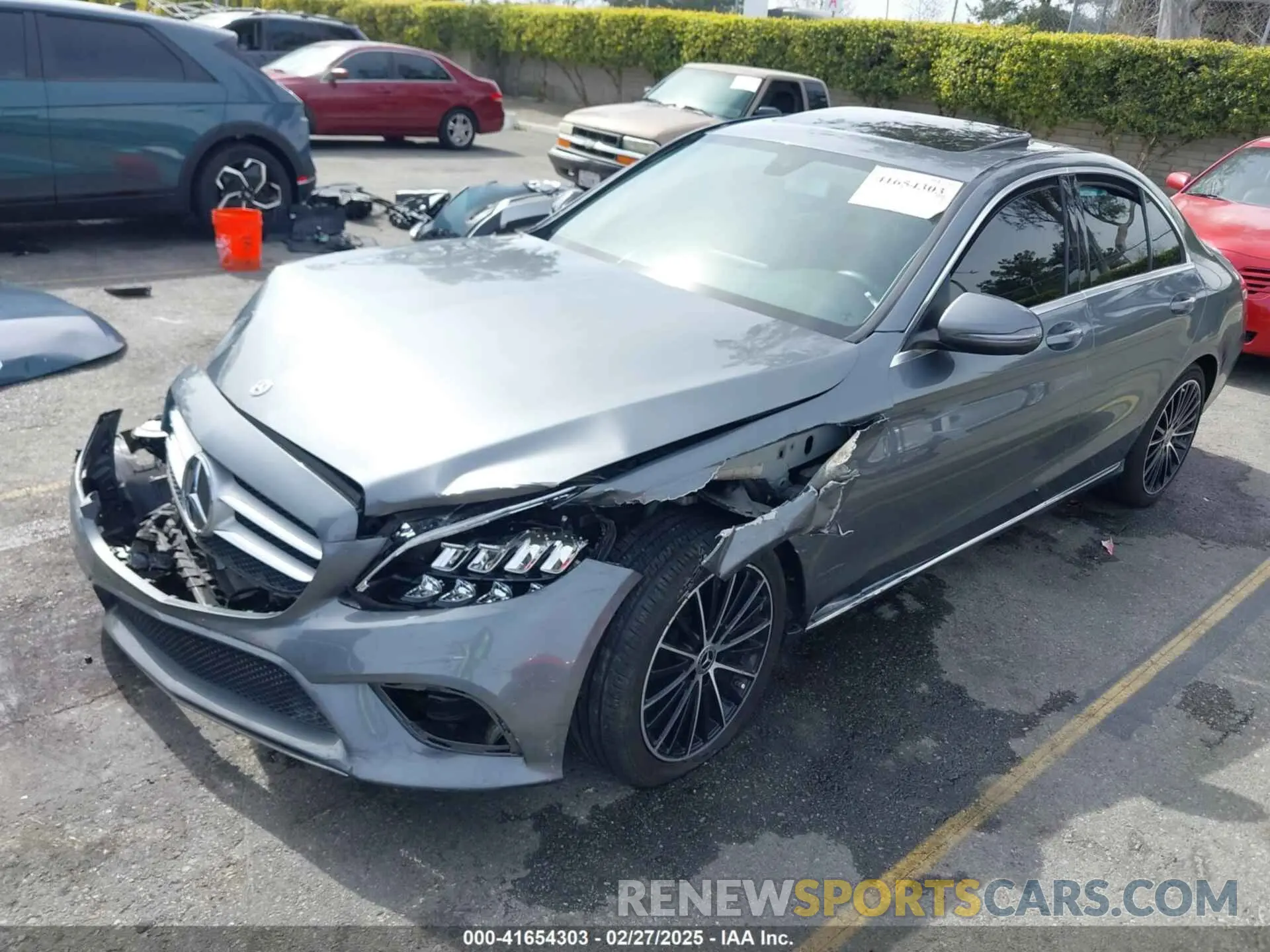 2 Photograph of a damaged car 55SWF8DB2KU300399 MERCEDES-BENZ C 300 2019