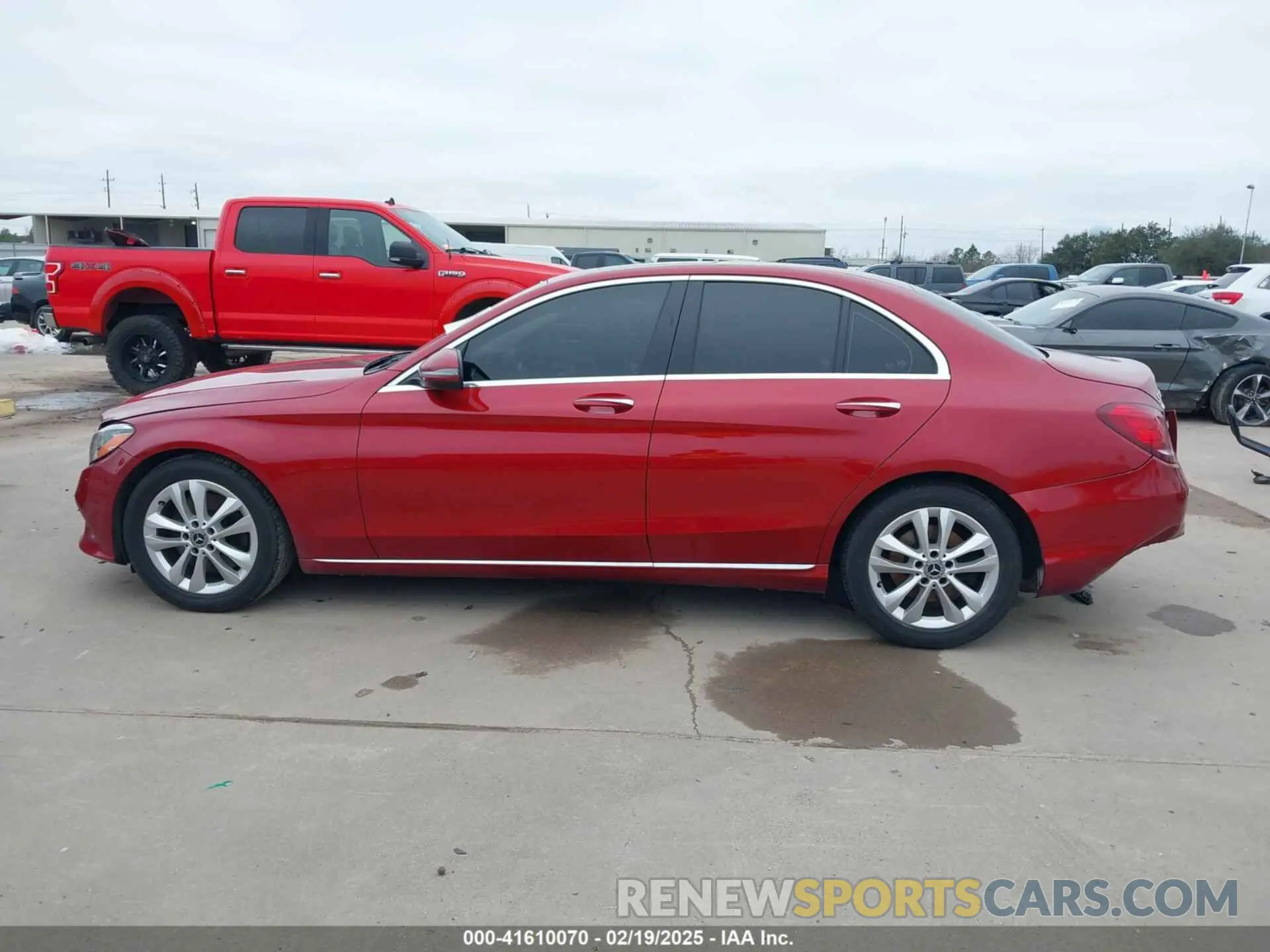 15 Photograph of a damaged car 55SWF8DB2KU311984 MERCEDES-BENZ C 300 2019