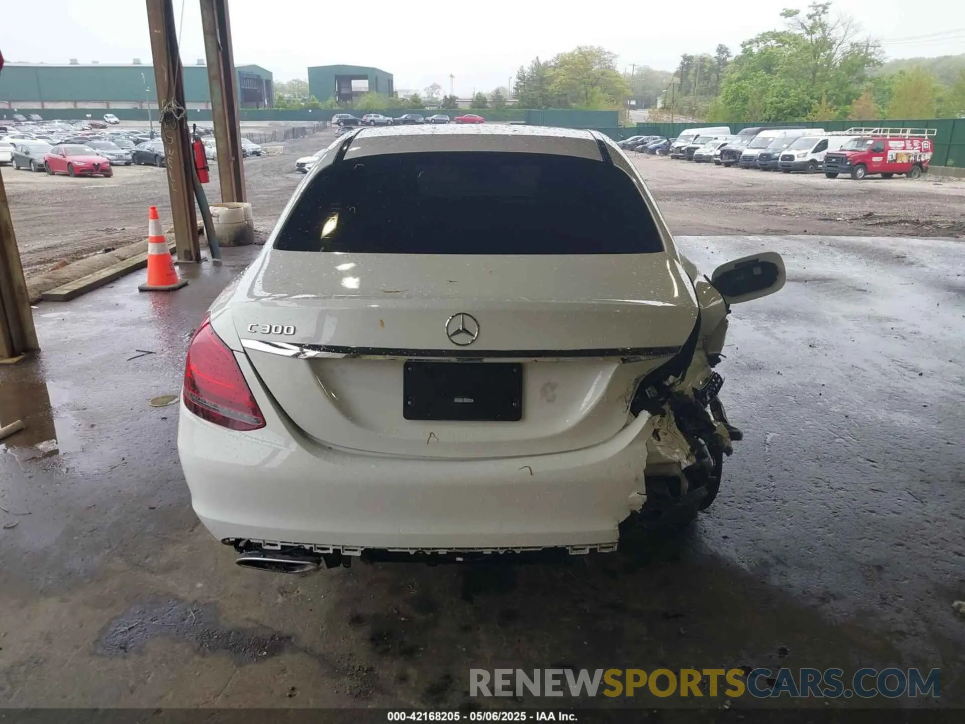 17 Photograph of a damaged car 55SWF8DB3KU293995 MERCEDES-BENZ C 300 2019