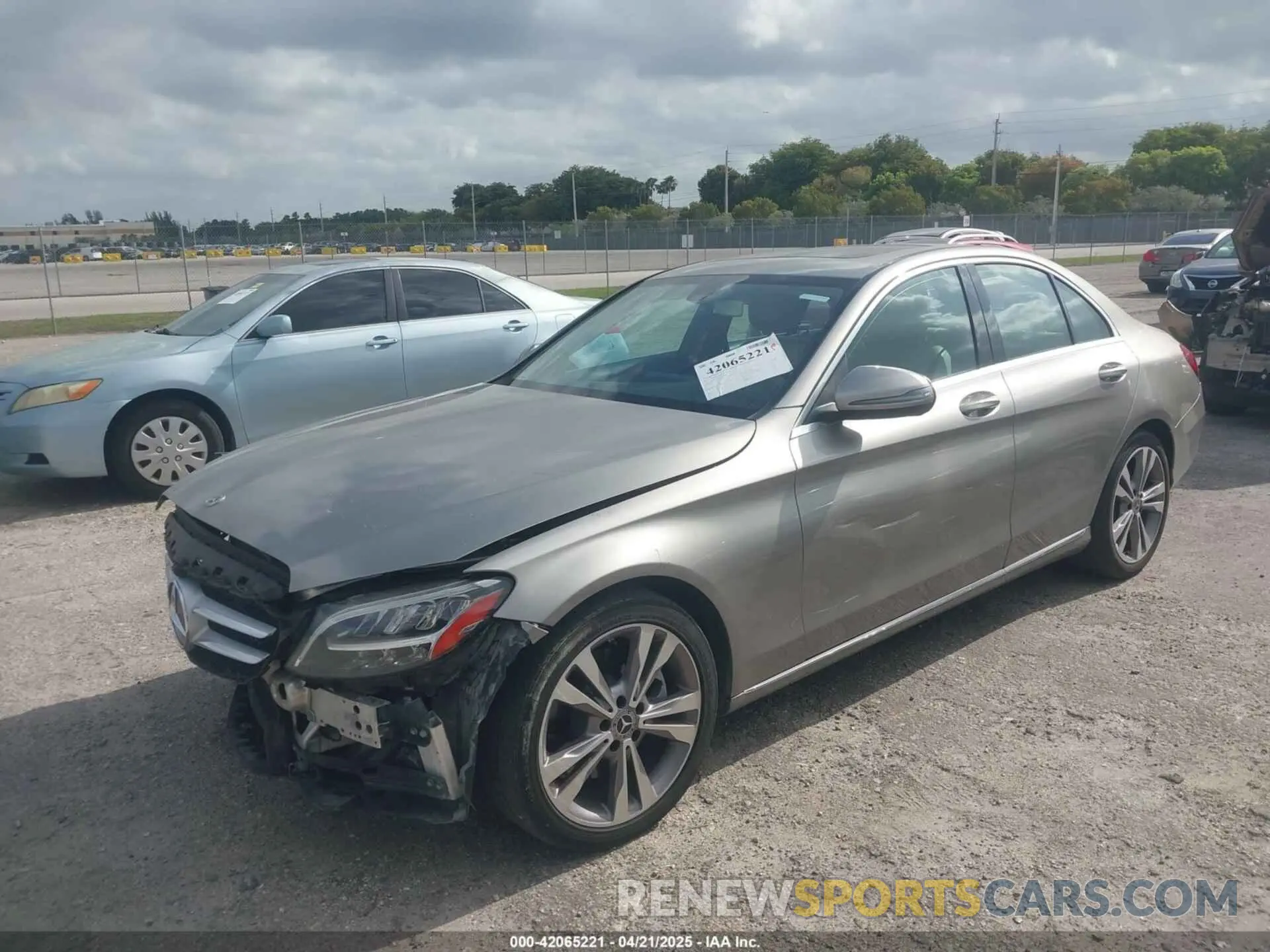 2 Photograph of a damaged car 55SWF8DB3KU295407 MERCEDES-BENZ C 300 2019