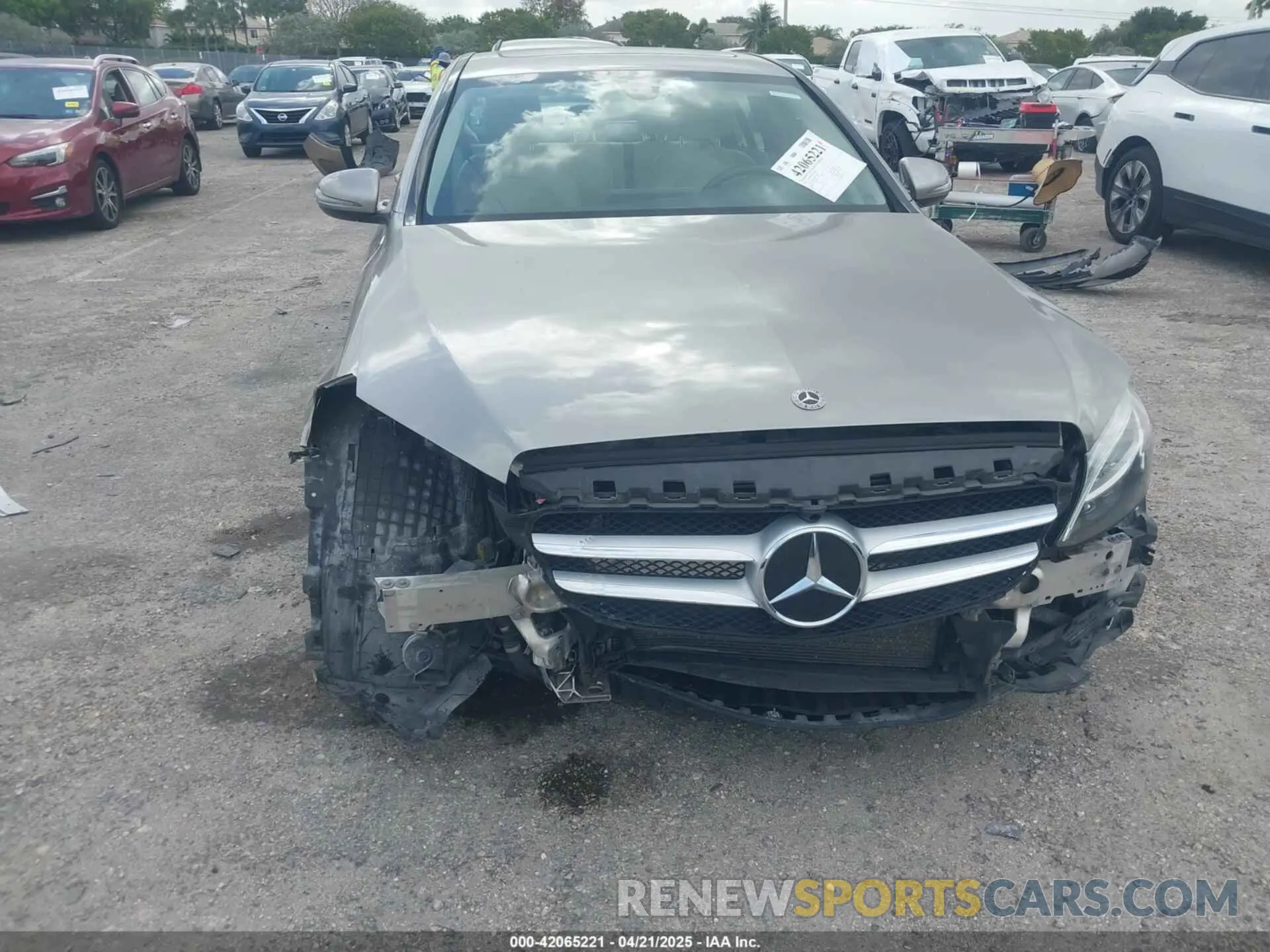 6 Photograph of a damaged car 55SWF8DB3KU295407 MERCEDES-BENZ C 300 2019