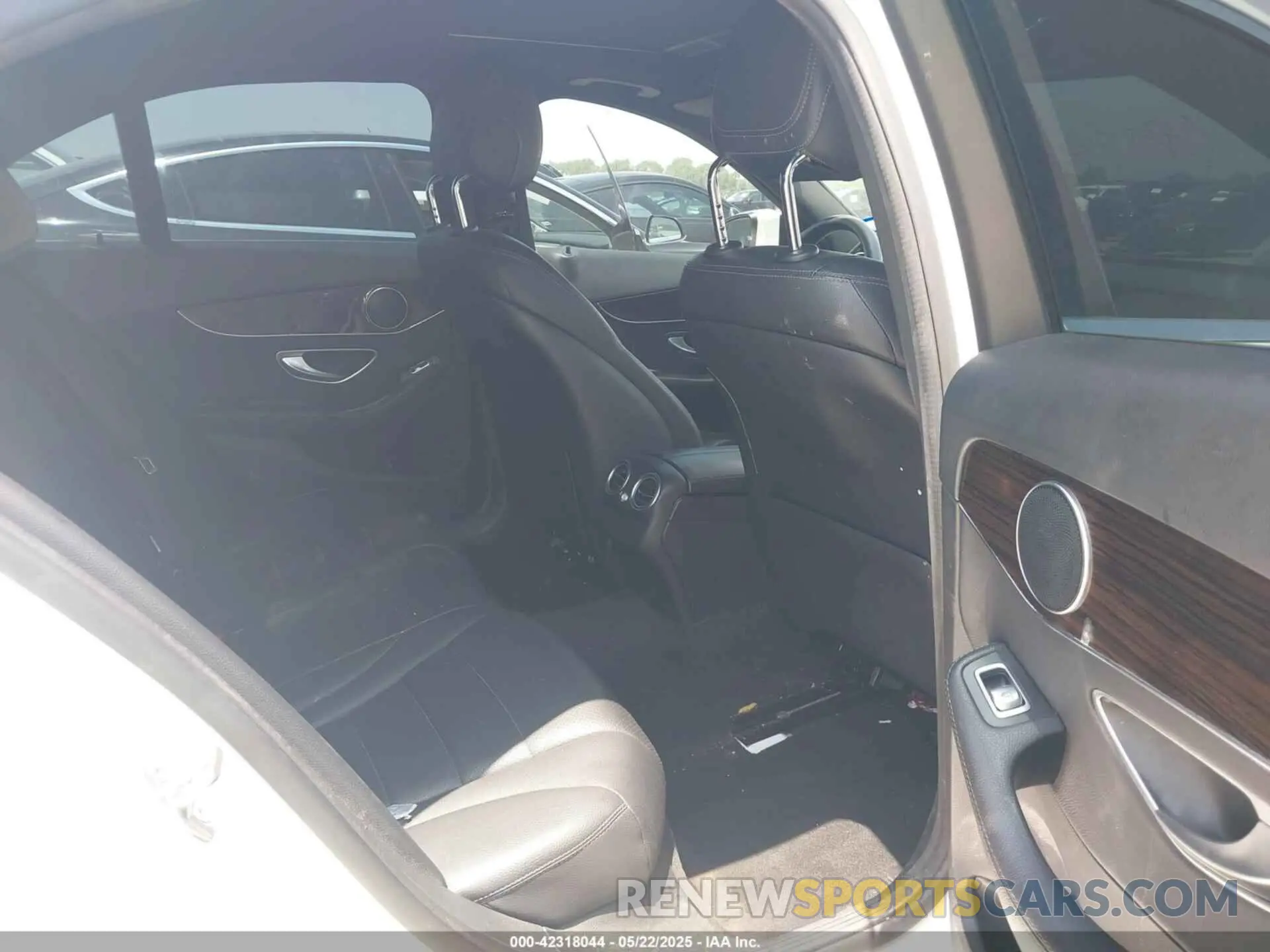 8 Photograph of a damaged car 55SWF8DB3KU304610 MERCEDES-BENZ C 300 2019