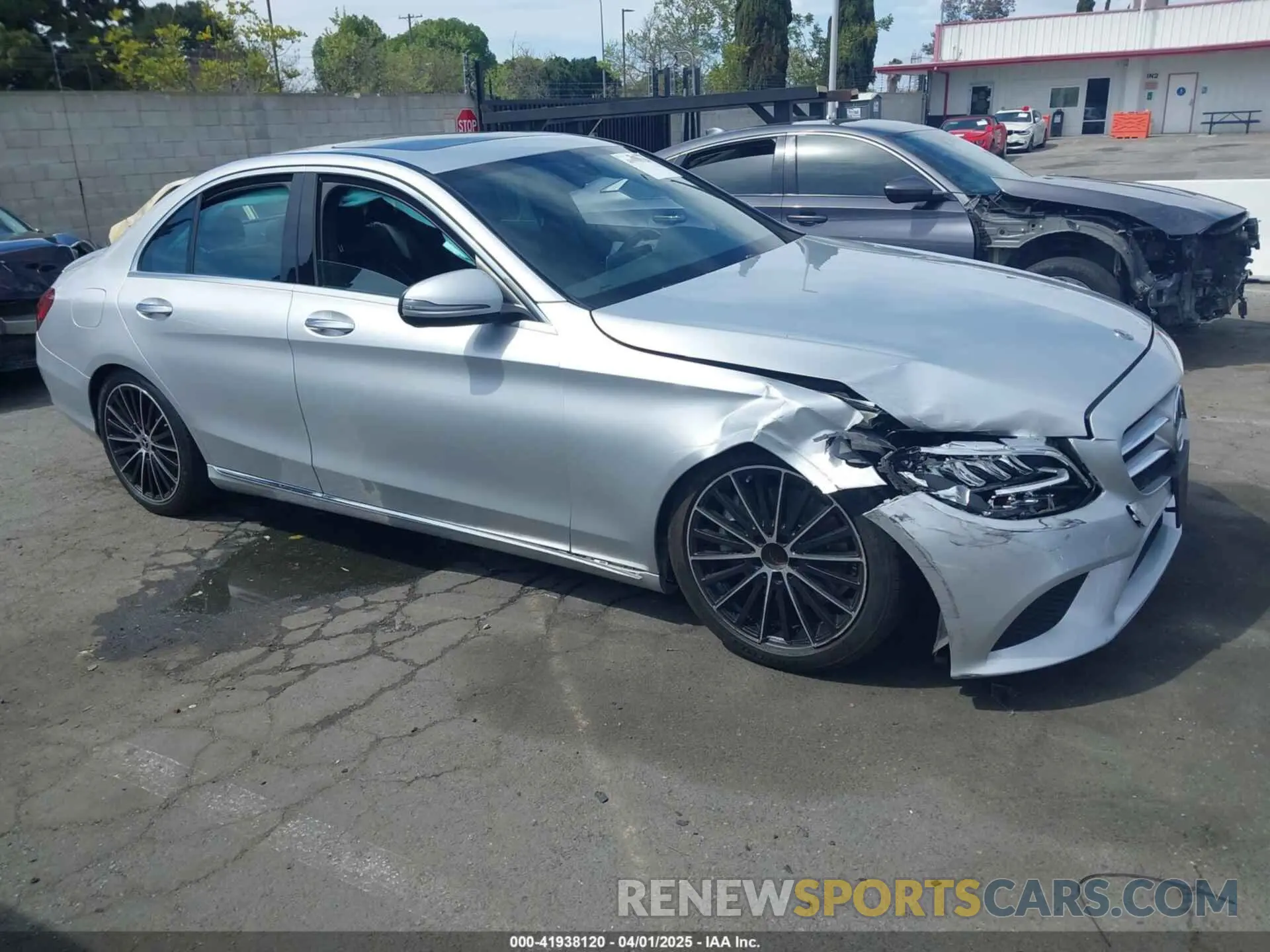 12 Photograph of a damaged car 55SWF8DB3KU319429 MERCEDES-BENZ C 300 2019