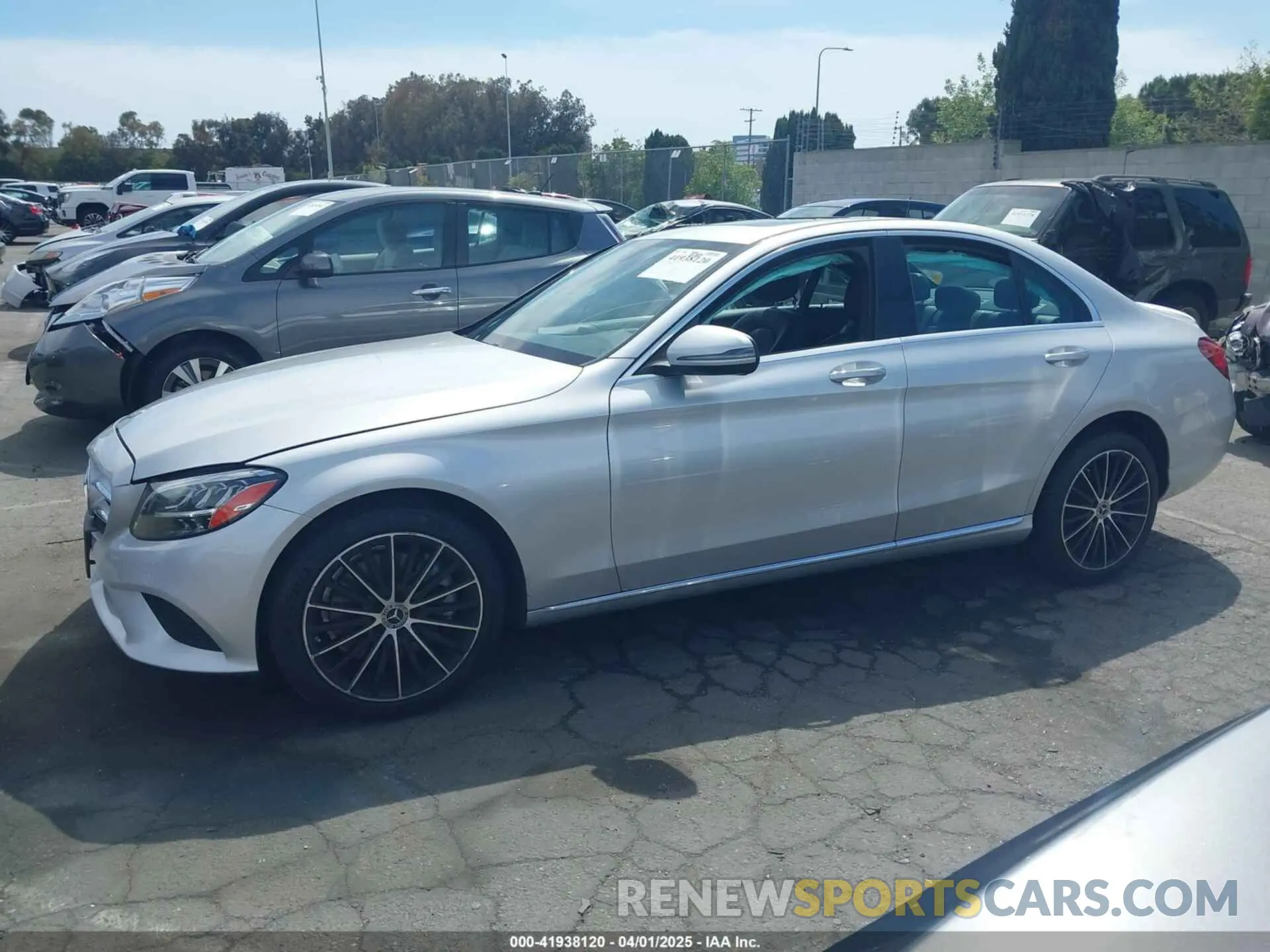 13 Photograph of a damaged car 55SWF8DB3KU319429 MERCEDES-BENZ C 300 2019
