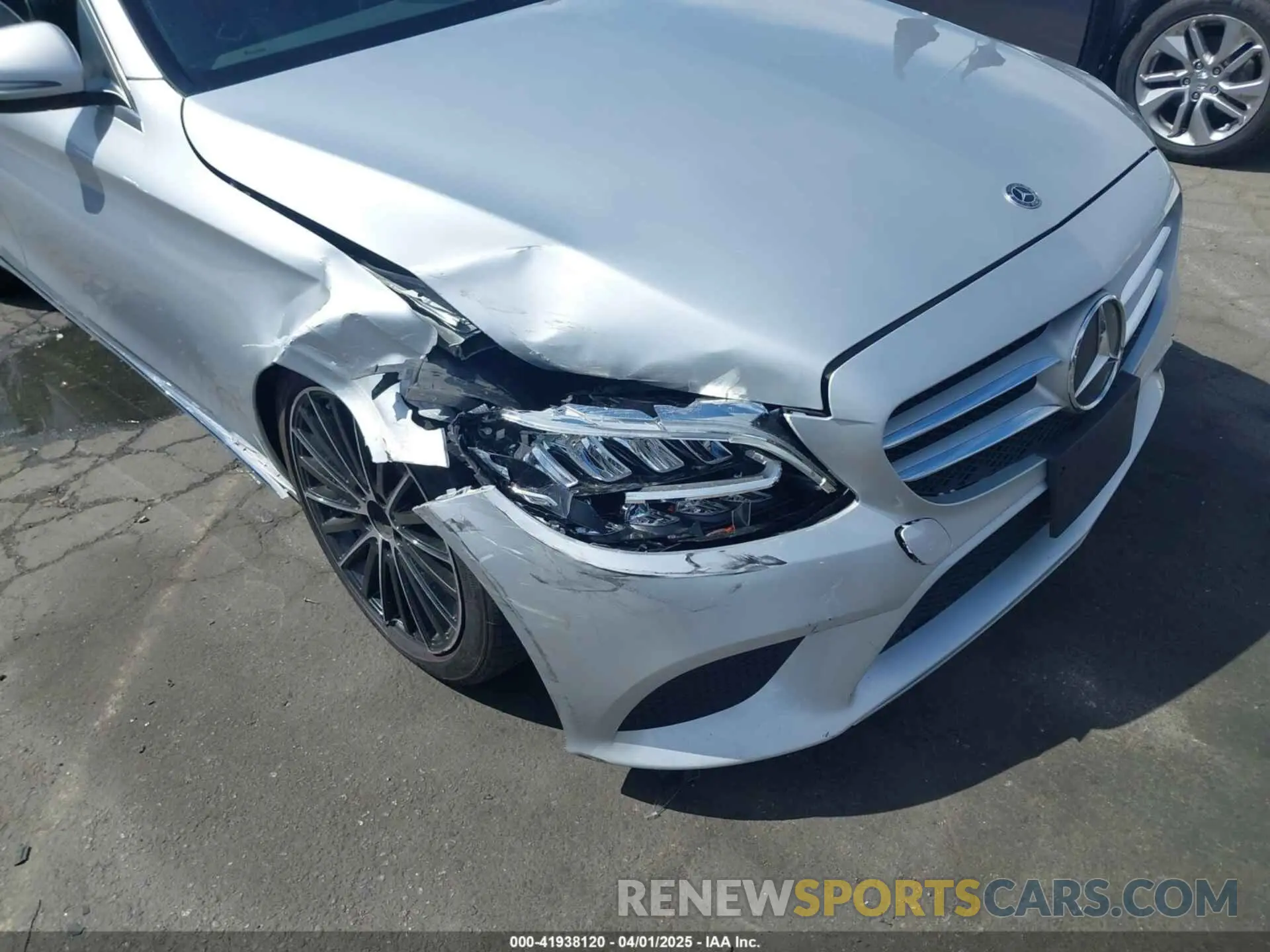 6 Photograph of a damaged car 55SWF8DB3KU319429 MERCEDES-BENZ C 300 2019