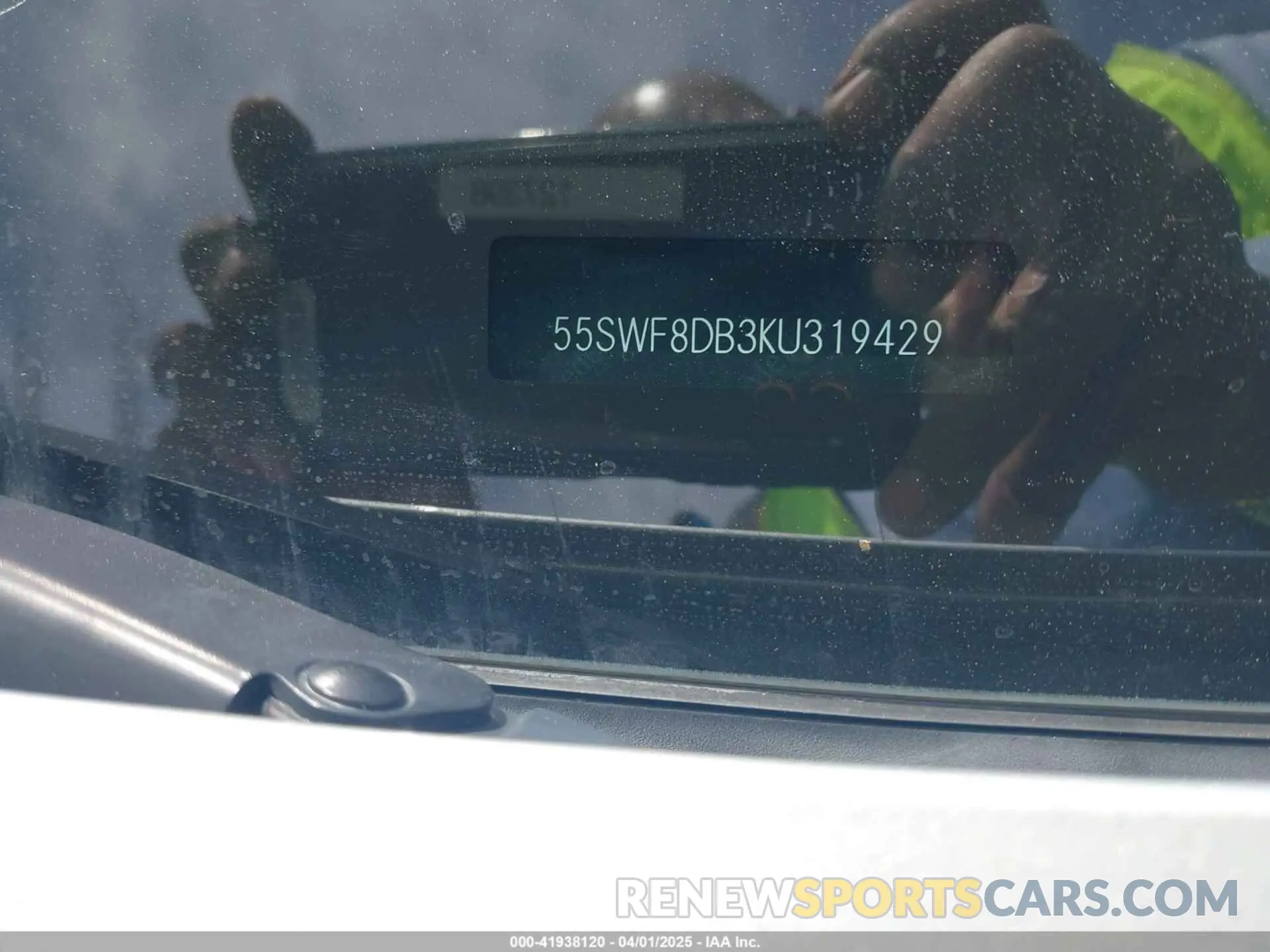 9 Photograph of a damaged car 55SWF8DB3KU319429 MERCEDES-BENZ C 300 2019
