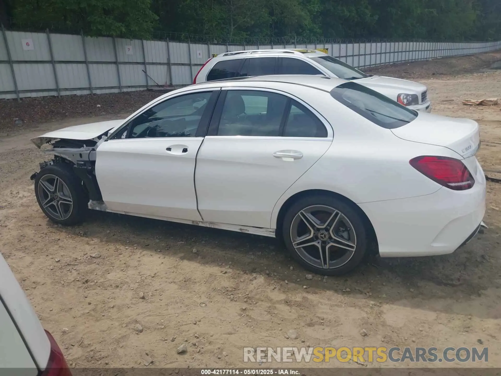15 Photograph of a damaged car 55SWF8DB4KU282844 MERCEDES-BENZ C 300 2019