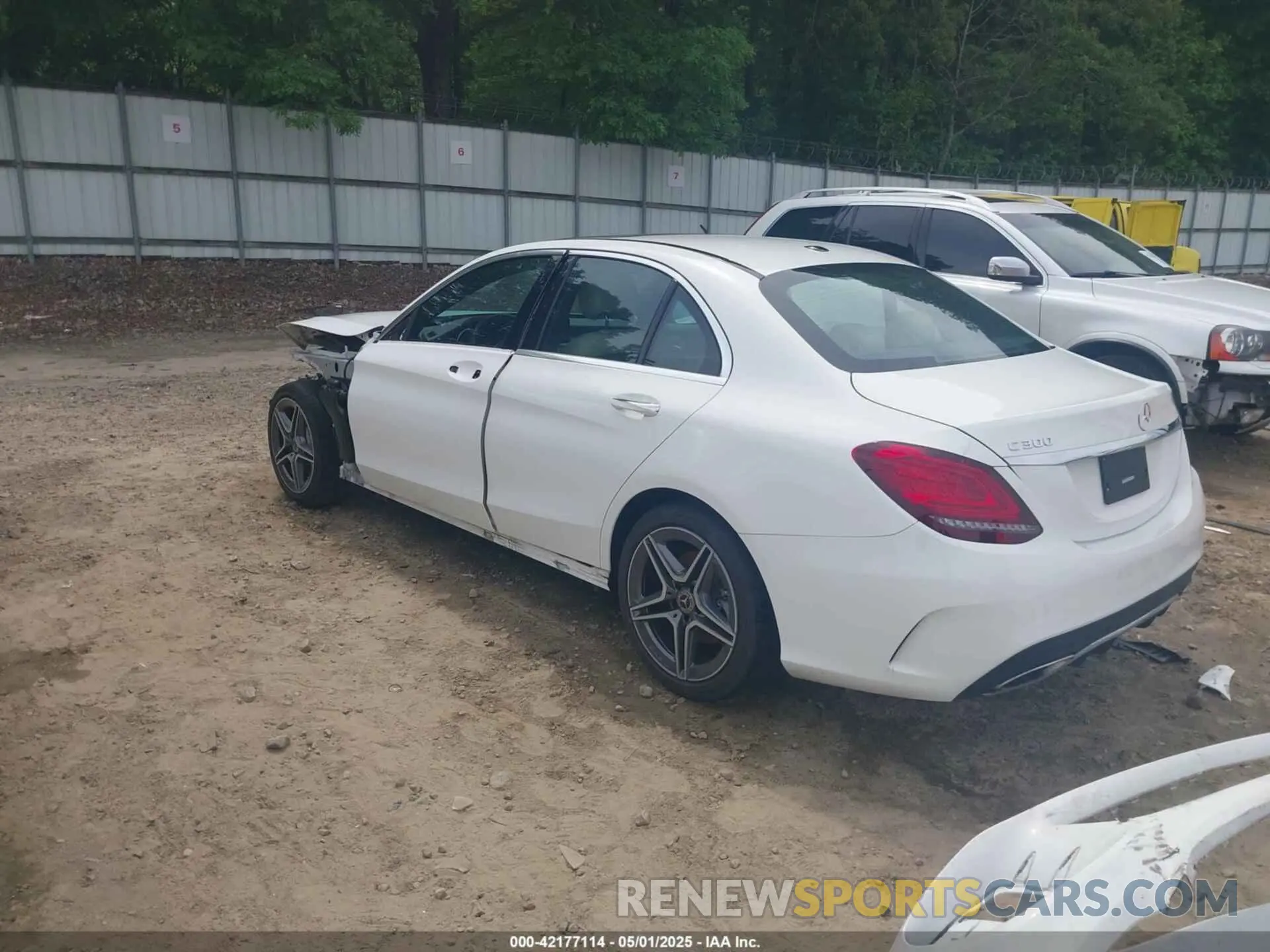 3 Photograph of a damaged car 55SWF8DB4KU282844 MERCEDES-BENZ C 300 2019