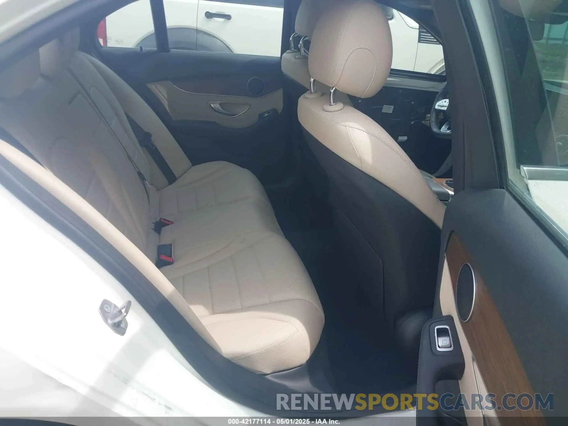 8 Photograph of a damaged car 55SWF8DB4KU282844 MERCEDES-BENZ C 300 2019