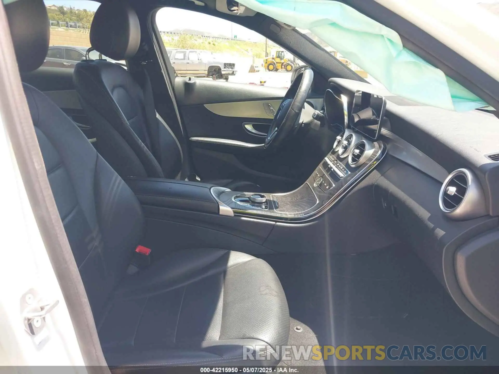 5 Photograph of a damaged car 55SWF8DB4KU294346 MERCEDES-BENZ C 300 2019