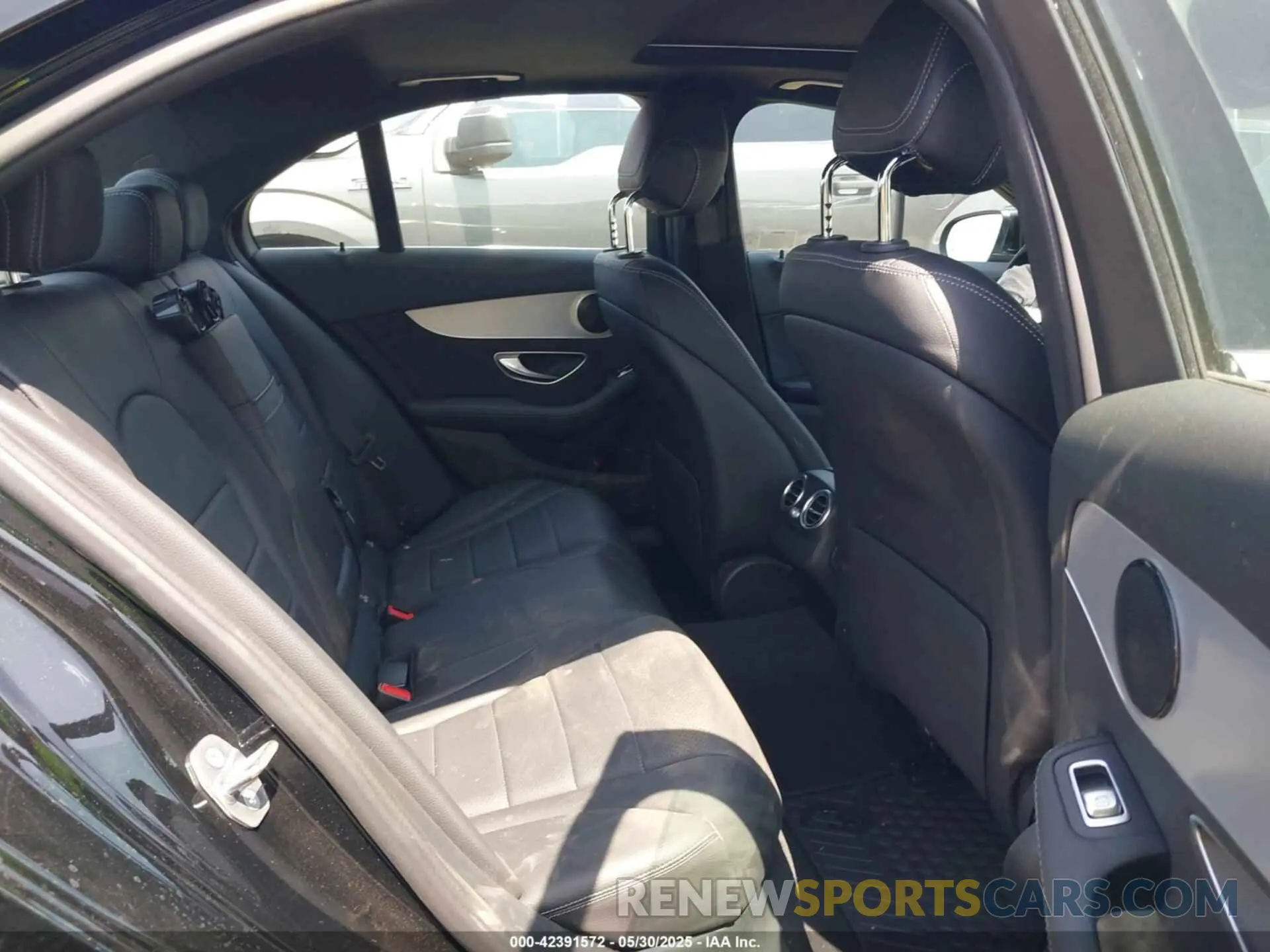 8 Photograph of a damaged car 55SWF8DB4KU309251 MERCEDES-BENZ C 300 2019