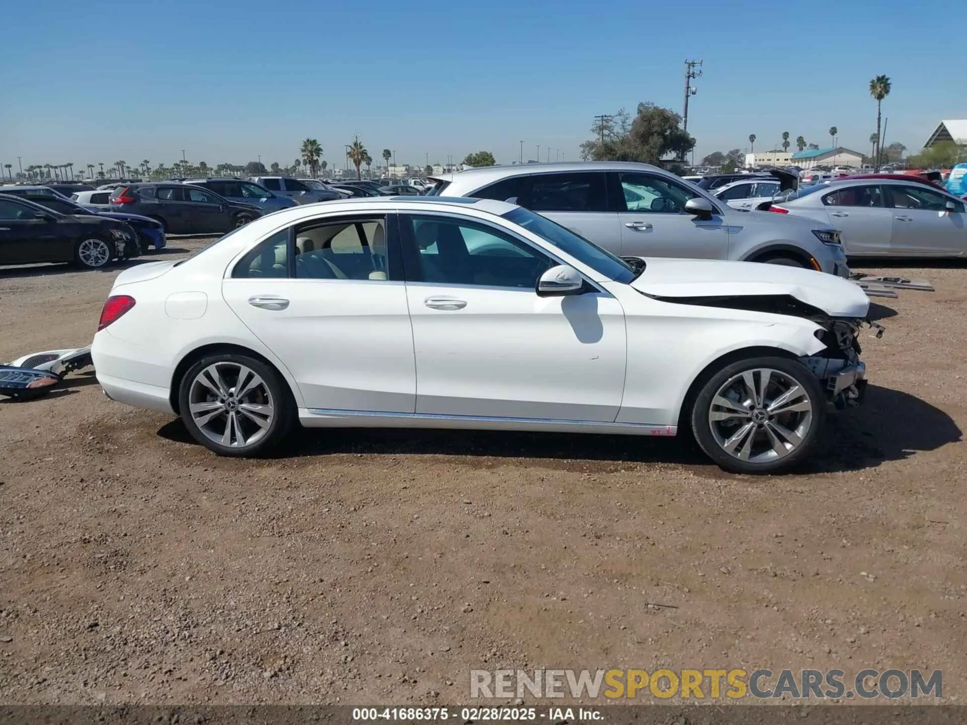 14 Photograph of a damaged car 55SWF8DB4KU312604 MERCEDES-BENZ C 300 2019