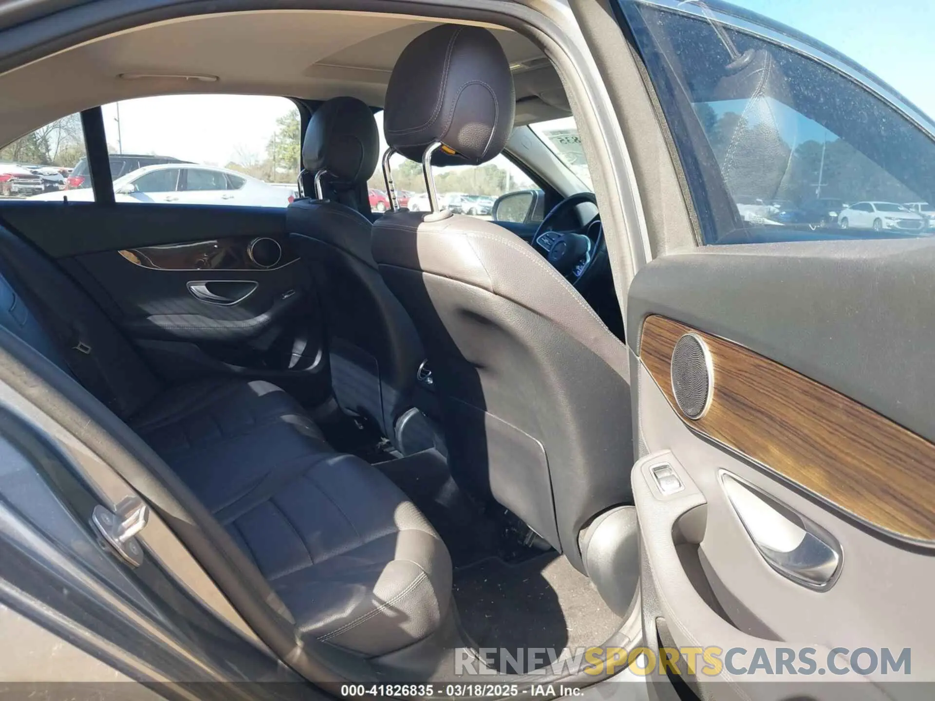 8 Photograph of a damaged car 55SWF8DB5KU293805 MERCEDES-BENZ C 300 2019