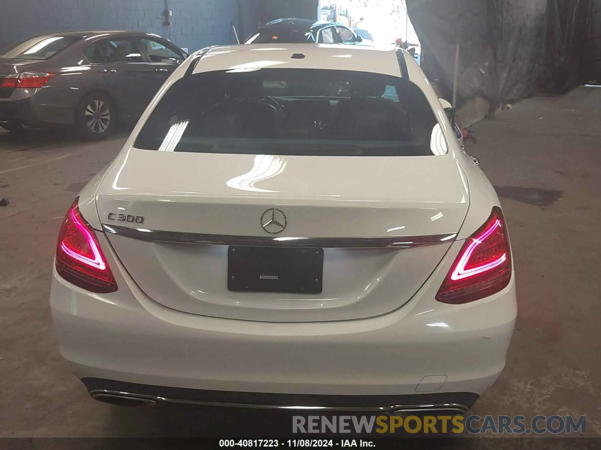 16 Photograph of a damaged car 55SWF8DB5KU301319 MERCEDES-BENZ C 300 2019