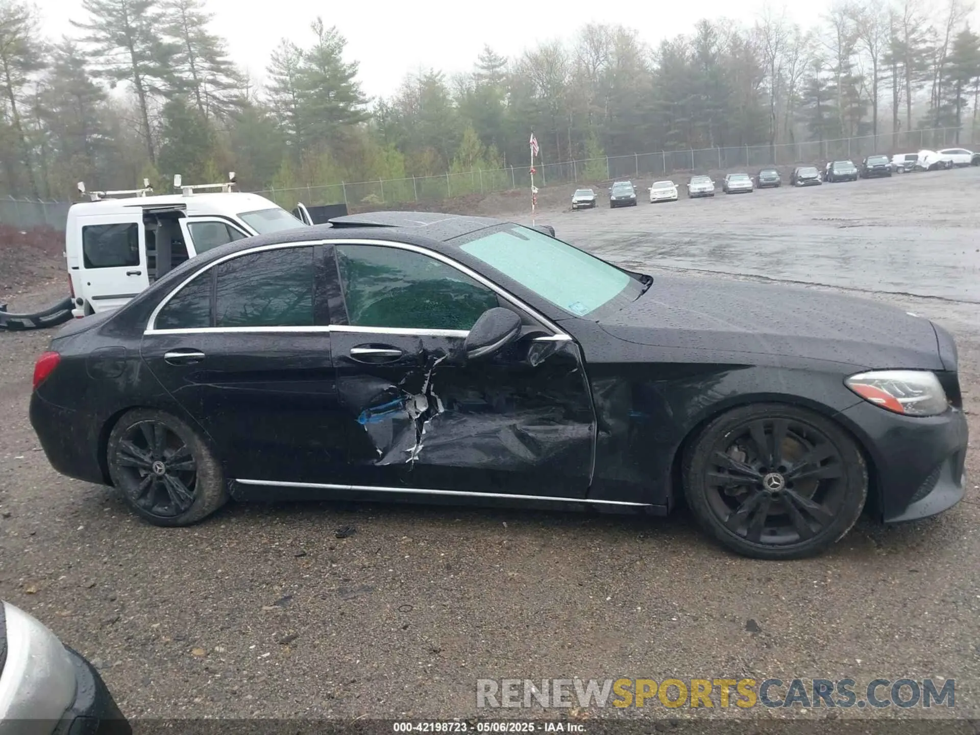 13 Photograph of a damaged car 55SWF8DB5KU307749 MERCEDES-BENZ C 300 2019