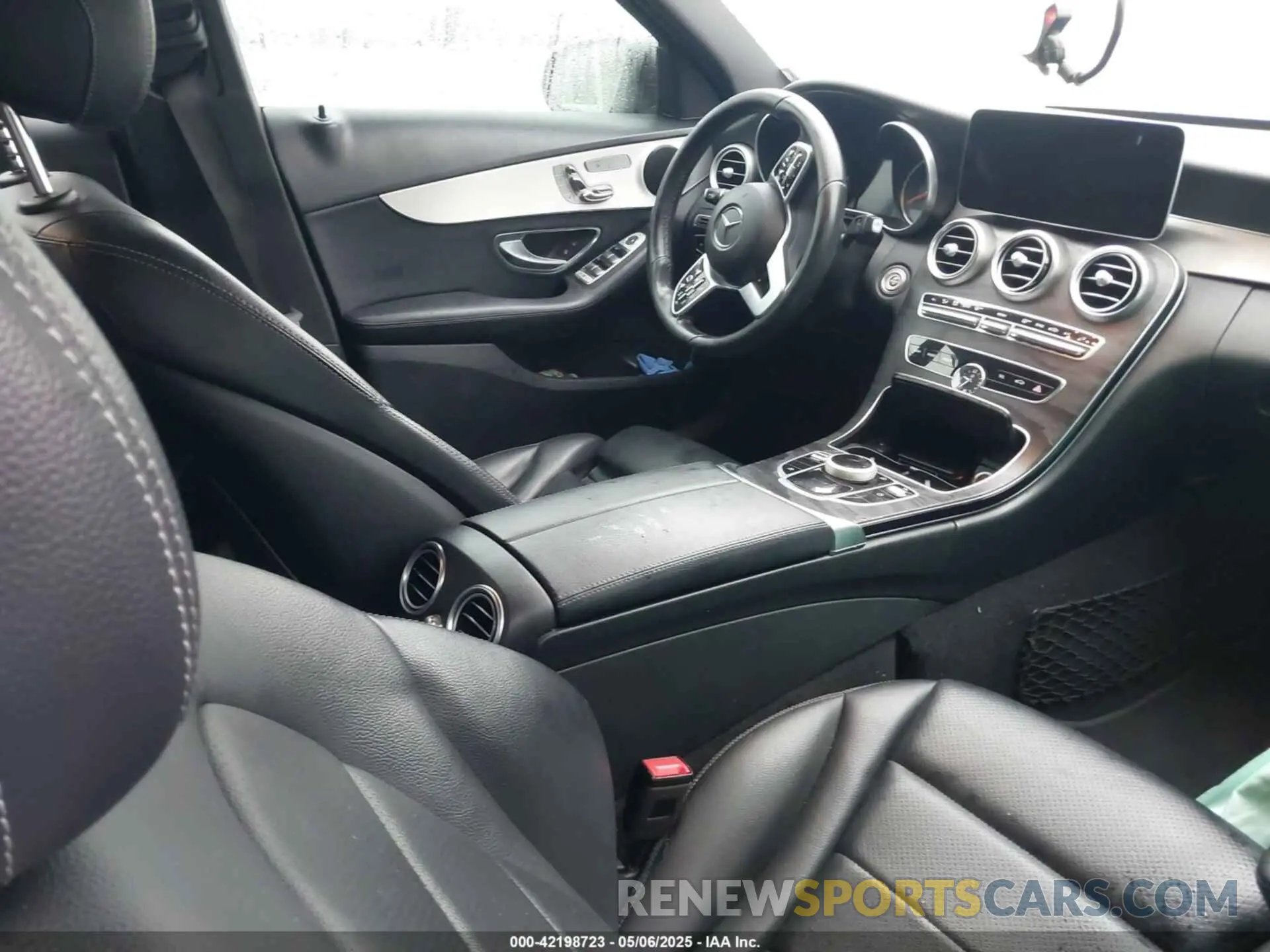 5 Photograph of a damaged car 55SWF8DB5KU307749 MERCEDES-BENZ C 300 2019