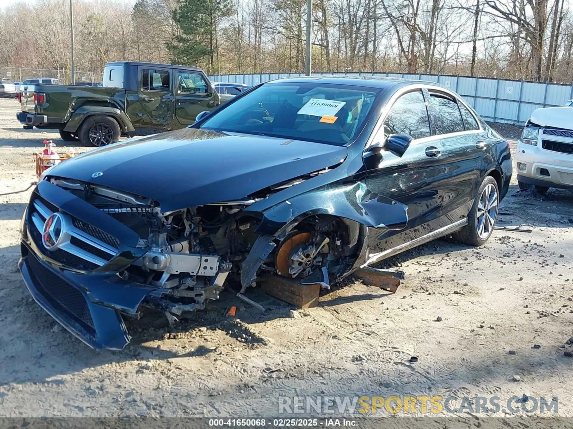 2 Photograph of a damaged car 55SWF8DB5KU311316 MERCEDES-BENZ C 300 2019