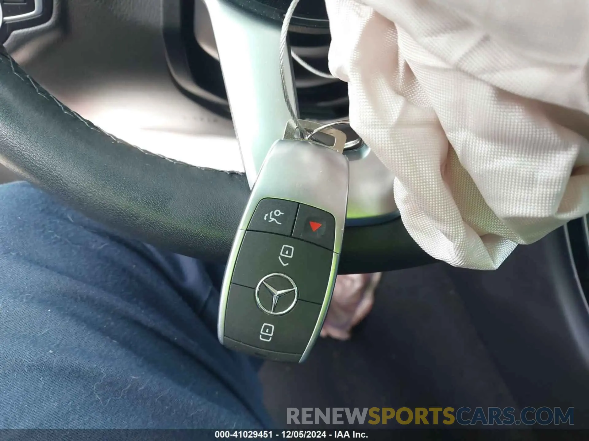 11 Photograph of a damaged car 55SWF8DB5KU313972 MERCEDES-BENZ C 300 2019